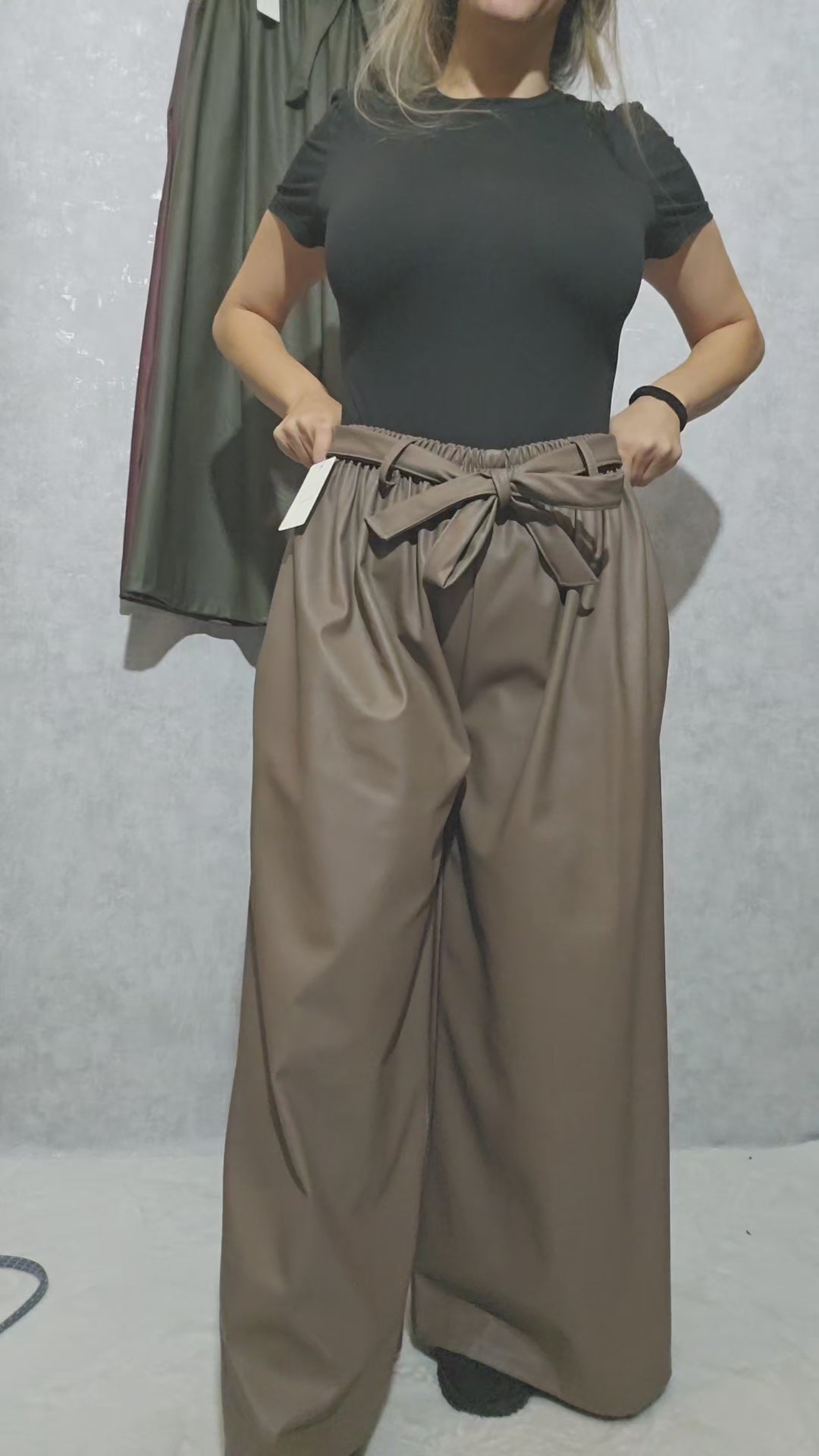 Damen Culotte Hose aus Kunstleder – Weites Bein, High Waist, Made in Italy (Khaki / Bordeaux / Beige)