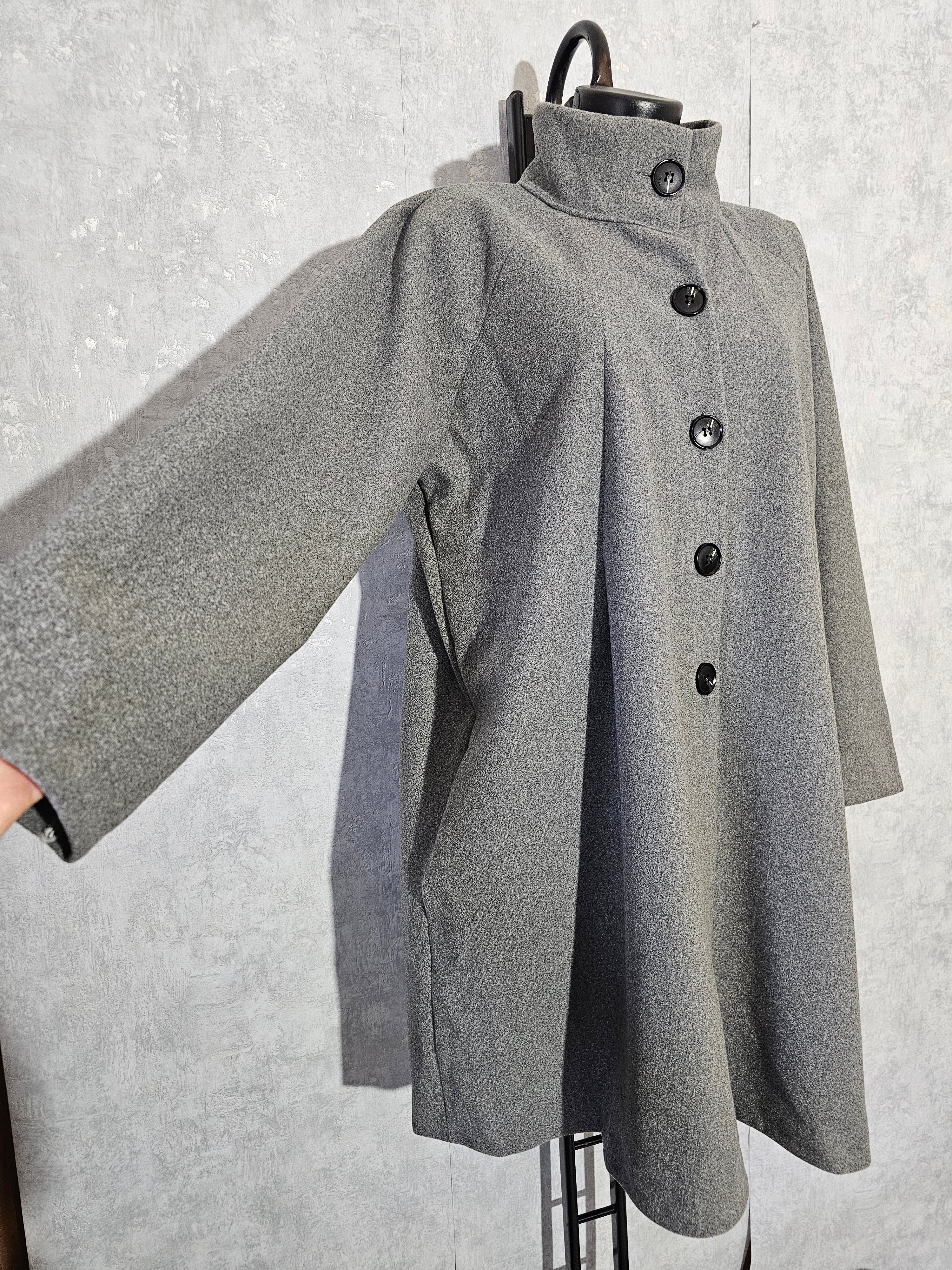 Eleganter Damen-Mantel aus 100 % Viskose