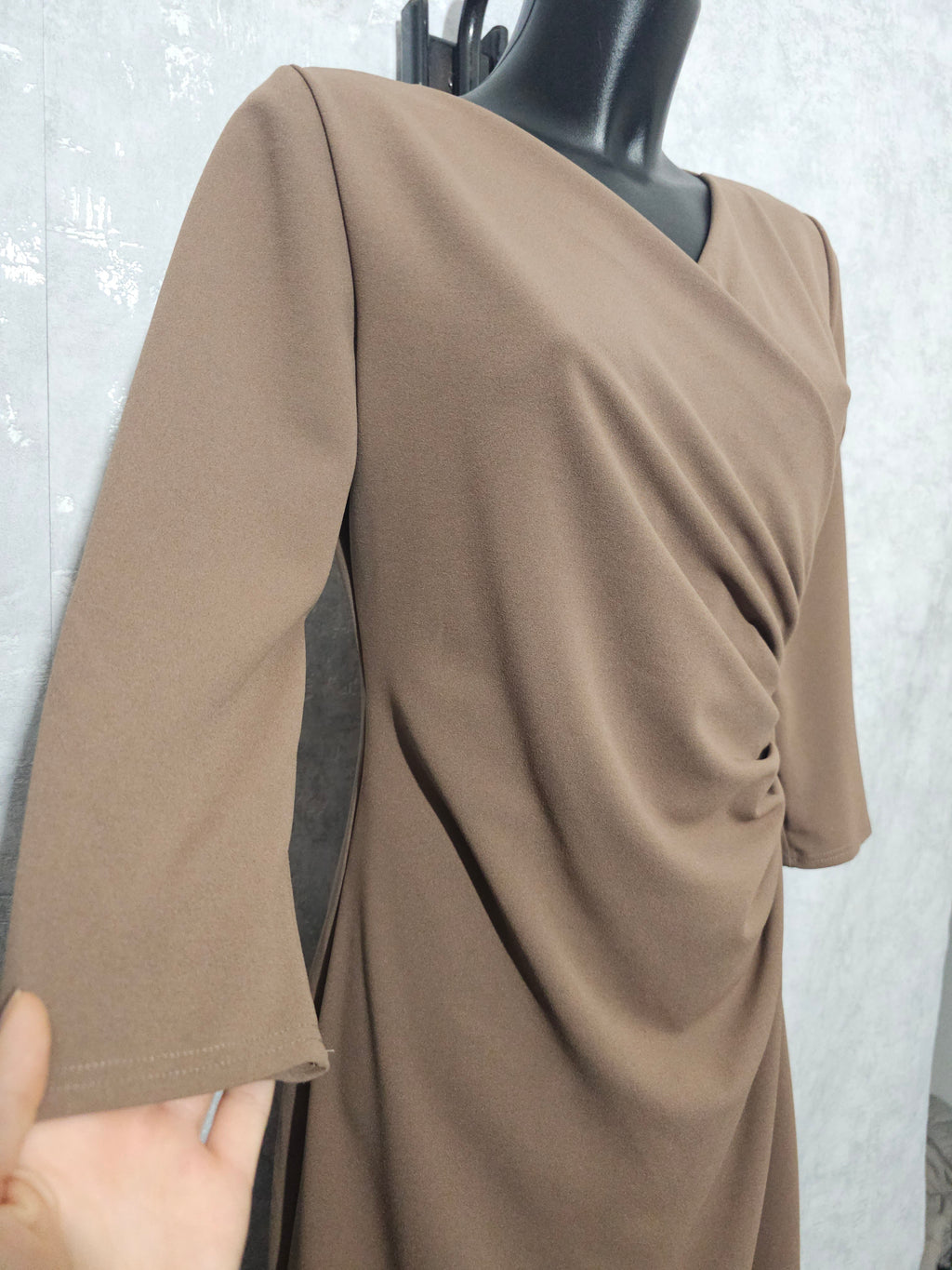 Elegantes Kleid mit Wickeloptik – Figurbetont & Bequem – Größen L, 3XL & 4XL