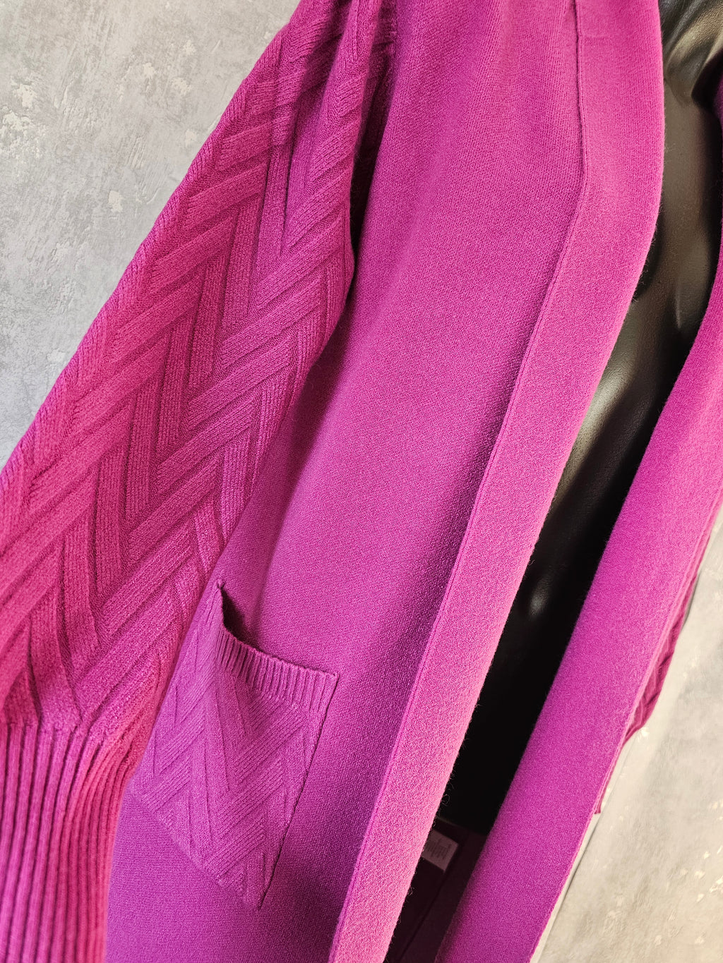 Eleganter Longcardigan mit Strickdetails – Perfekt für Herbst & Winter