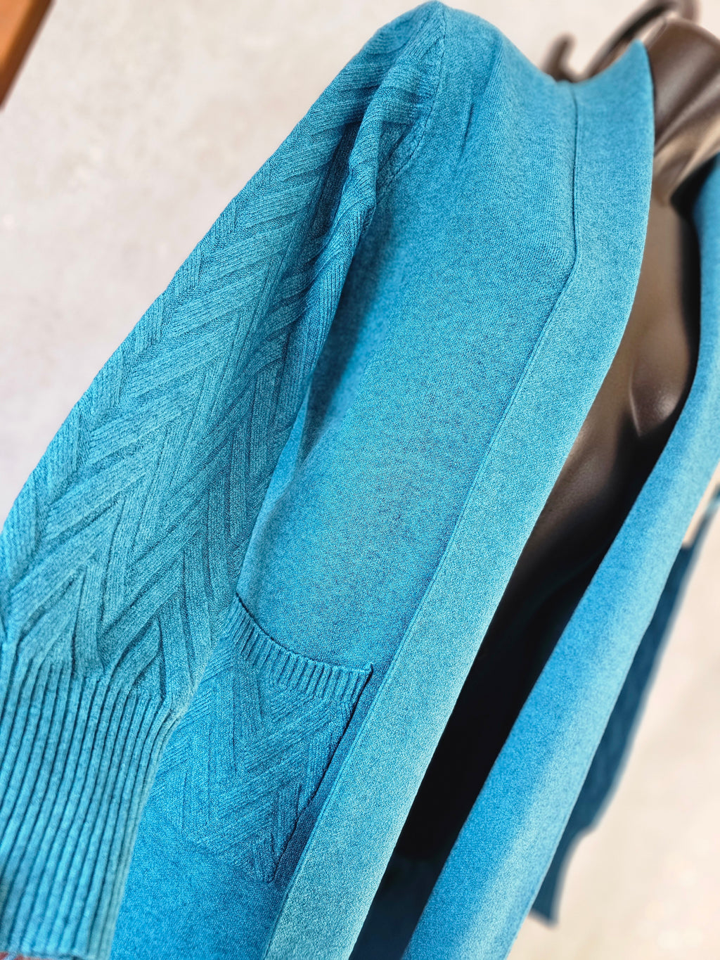Eleganter Longcardigan mit Strickdetails – Perfekt für Herbst & Winter