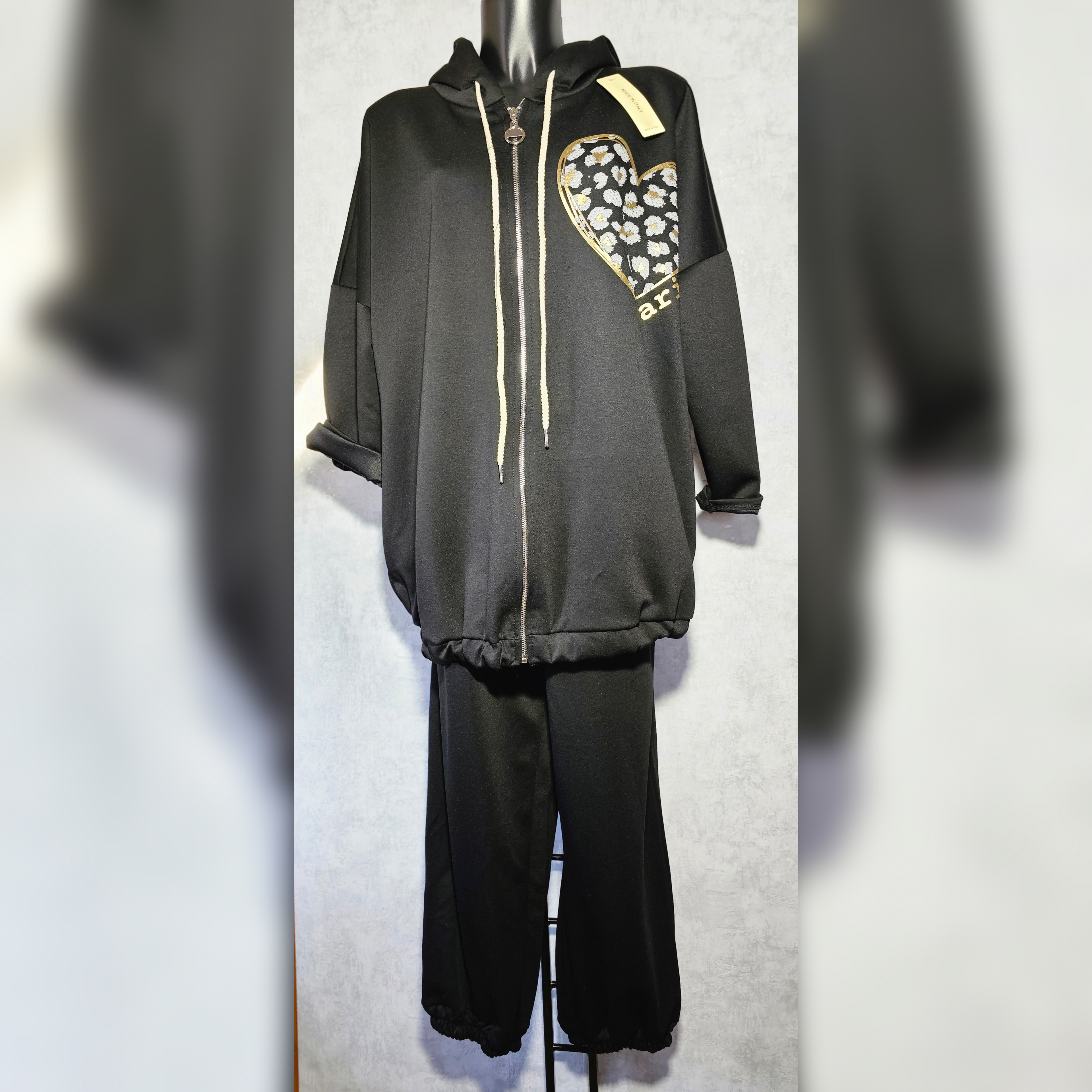 Damen Set – Hoodie mit Herz-Print & Hose