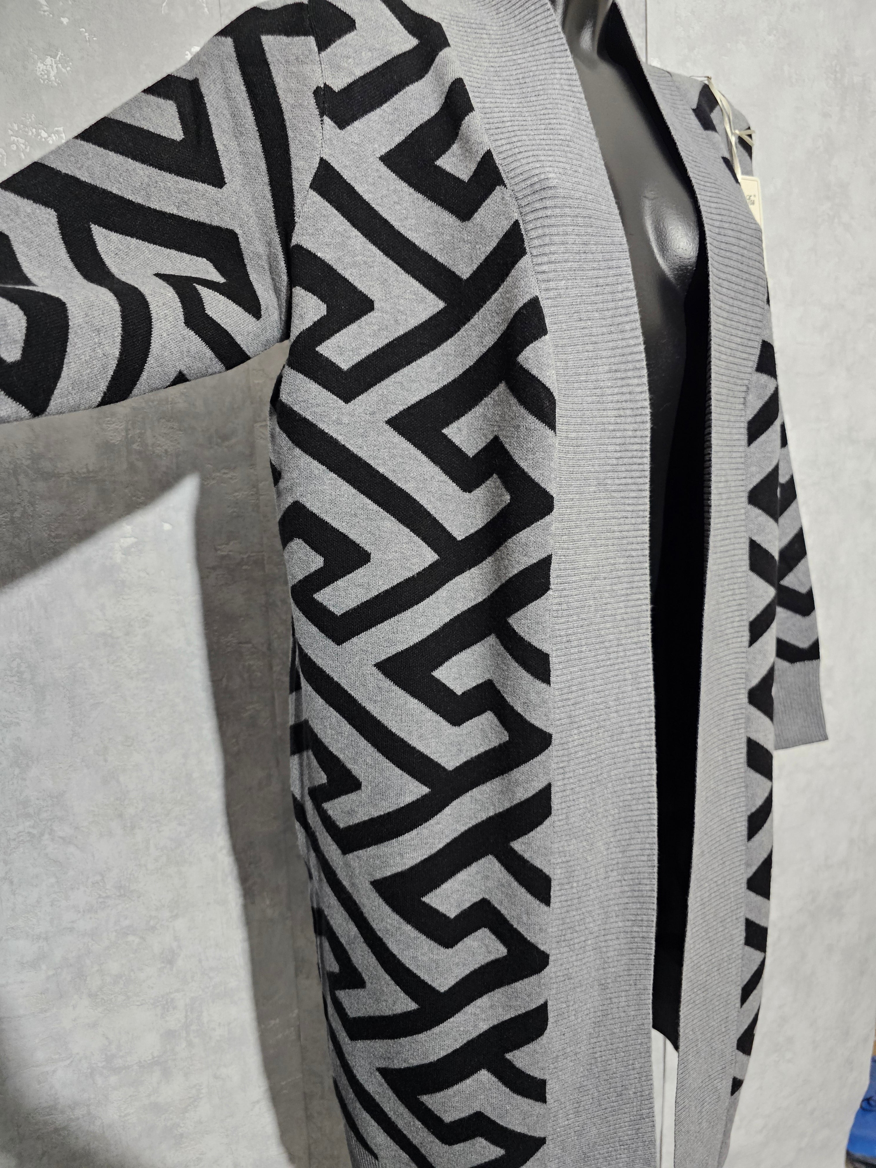 Damen Strick-Cardigan • Lang & Weich • Modernes Muster •M/L und L/XL • Grau/Schwarz