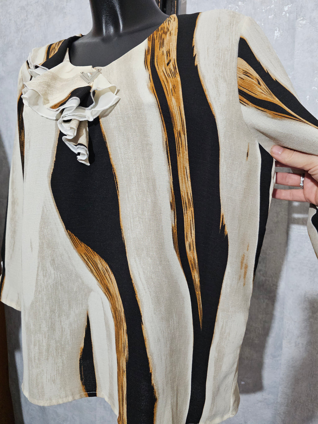 Elegante Damenbluse mit Rüschen – Größe 2XL–6XL