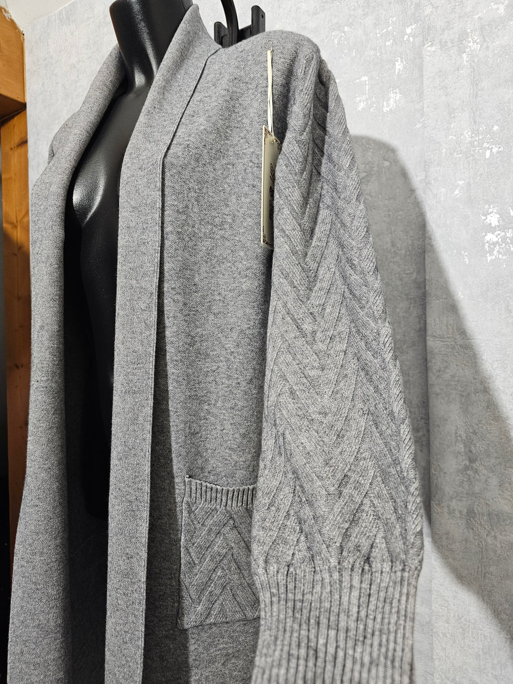 Elegante Strickjacke in Grau mit Kaschmir – weich & stilvoll