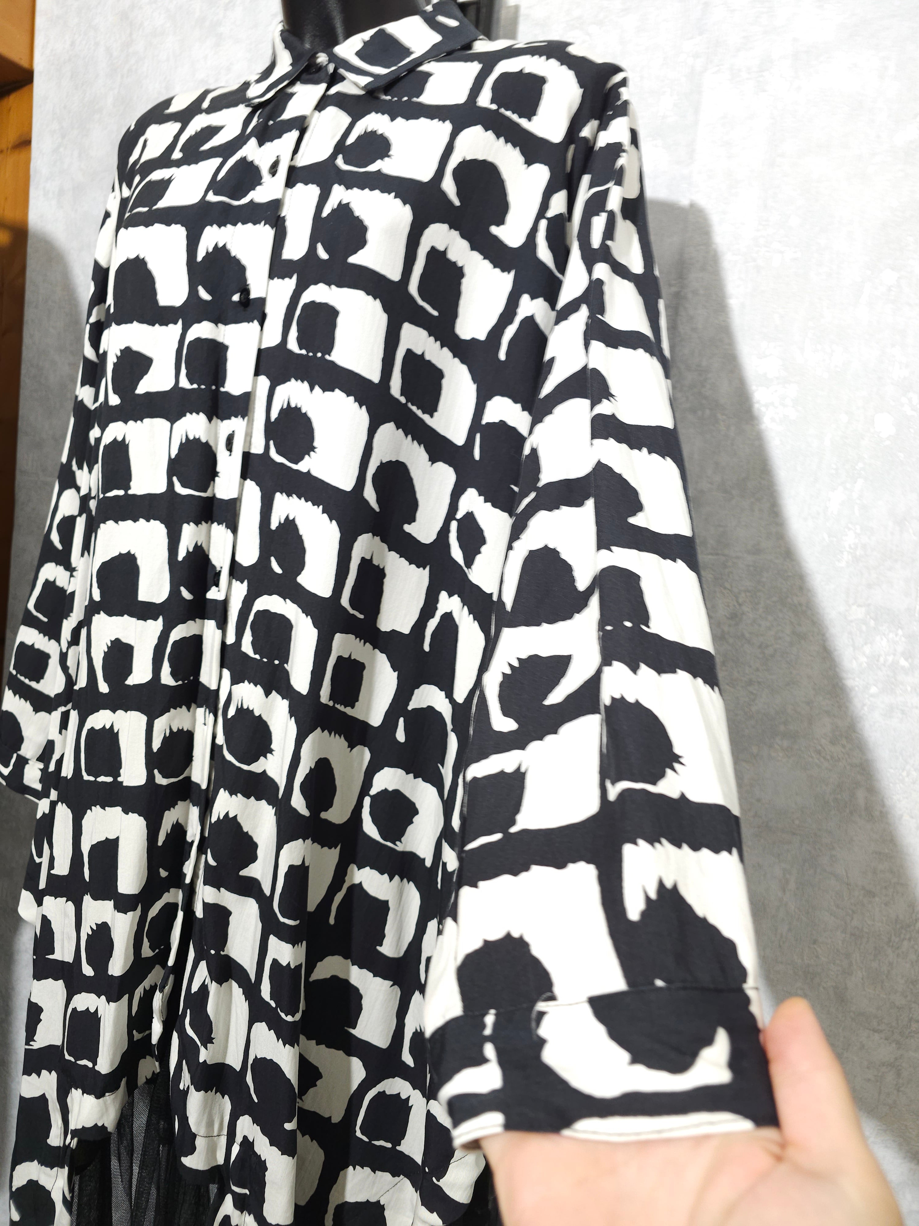 Schwarz-Weiße Oversize Tunika mit Tüll – Langarm | XXL–XXXL