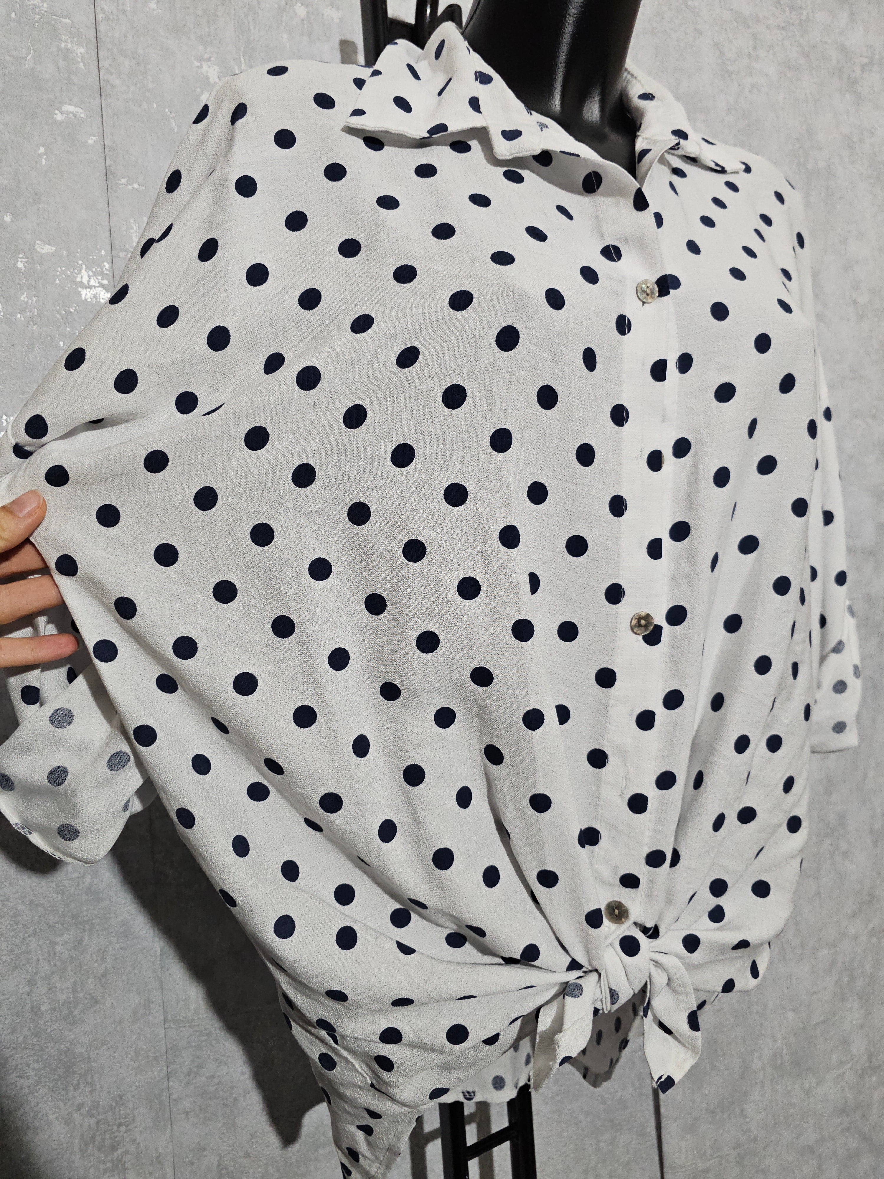 Punkte Bluse / Tunika – Made in Italy – 100 % Viskose L bis 2XL