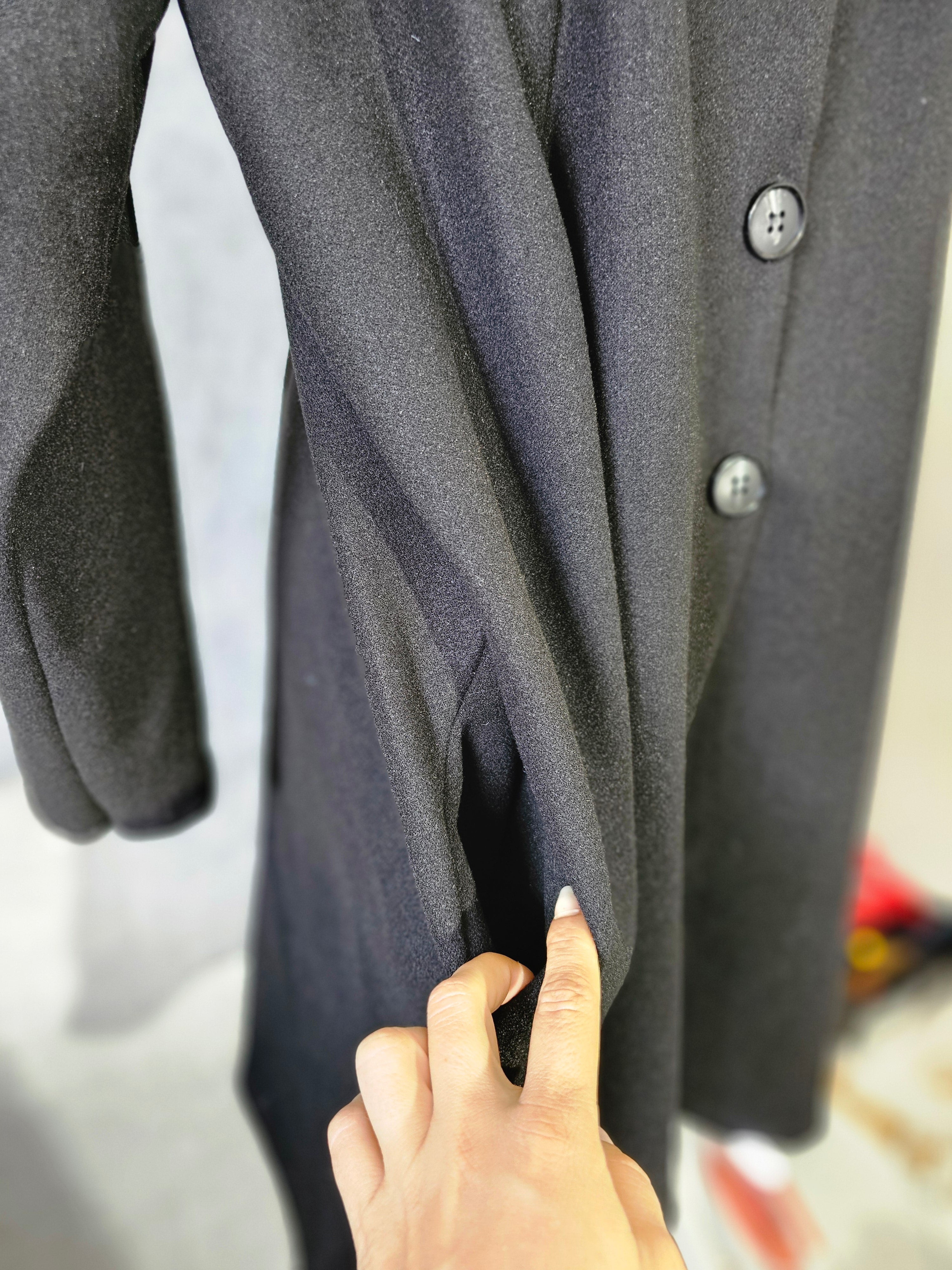Eleganter Damen-Mantel aus 100 % Viskose