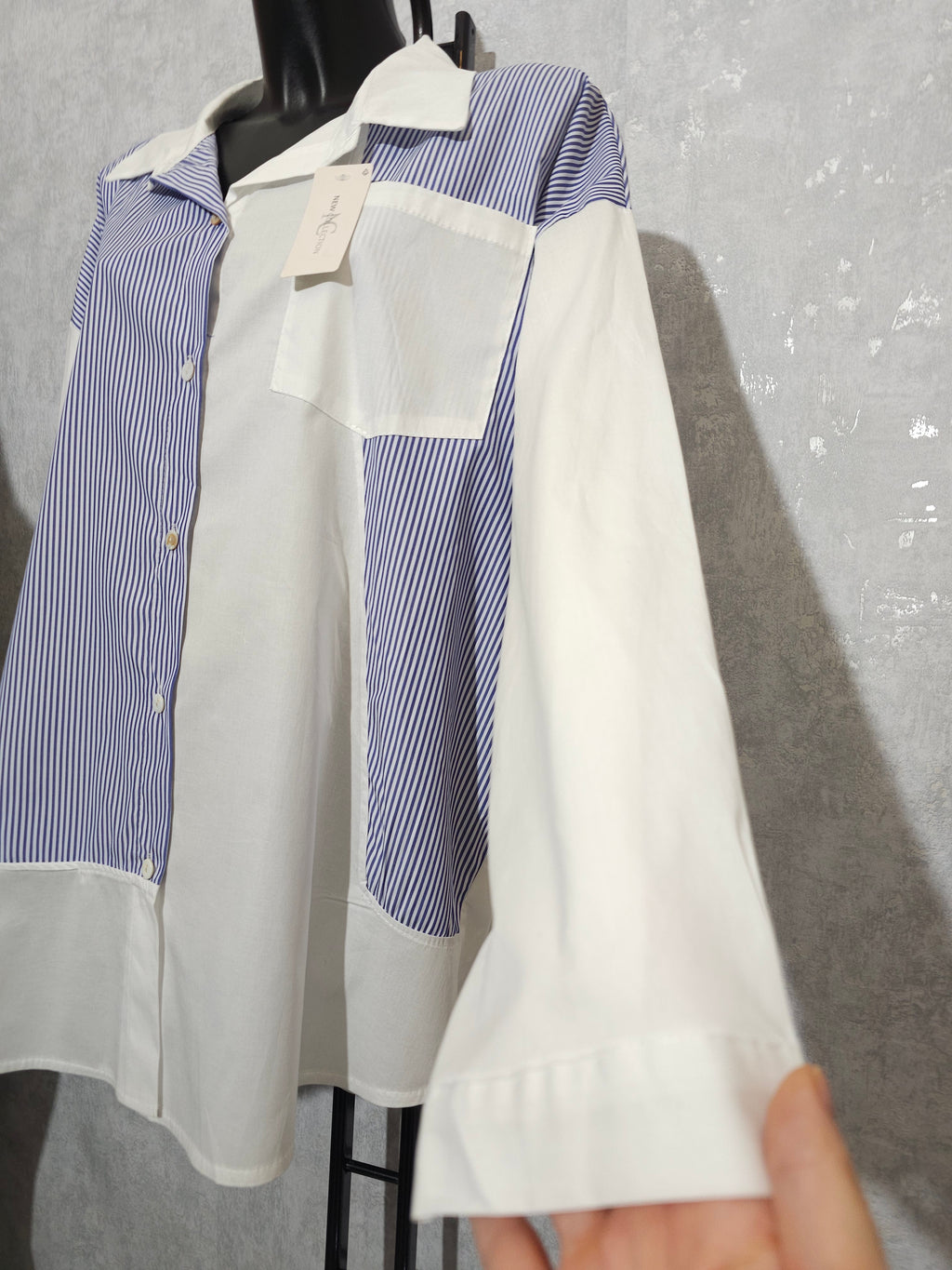 Oversize Damenbluse gestreift | Blau-Weiß | Lange Hemdbluse | Lockere Passform