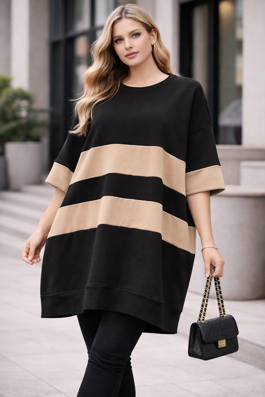 Oversize Tunika mit Streifen – Schwarz/Beige (Plus Size)