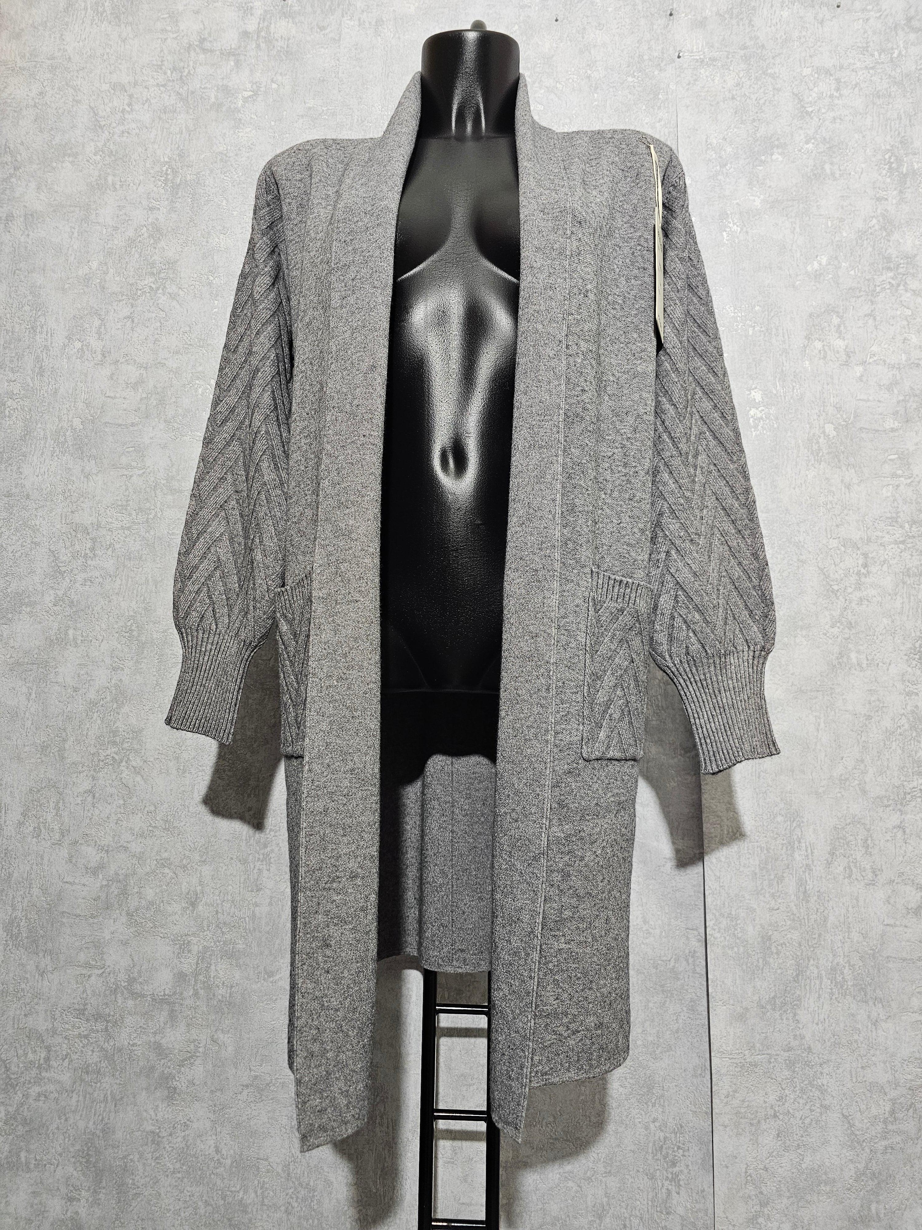 Elegante Strickjacke in Grau mit Kaschmir – weich & stilvoll