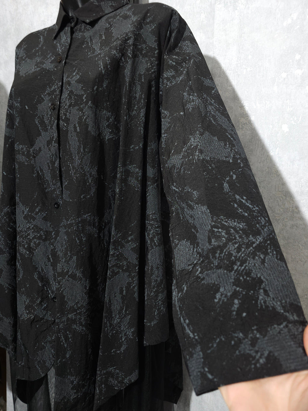 Oversize Tunika / Longbluse mit Muster & Tüll – Schwarz (XXL–XXXL)