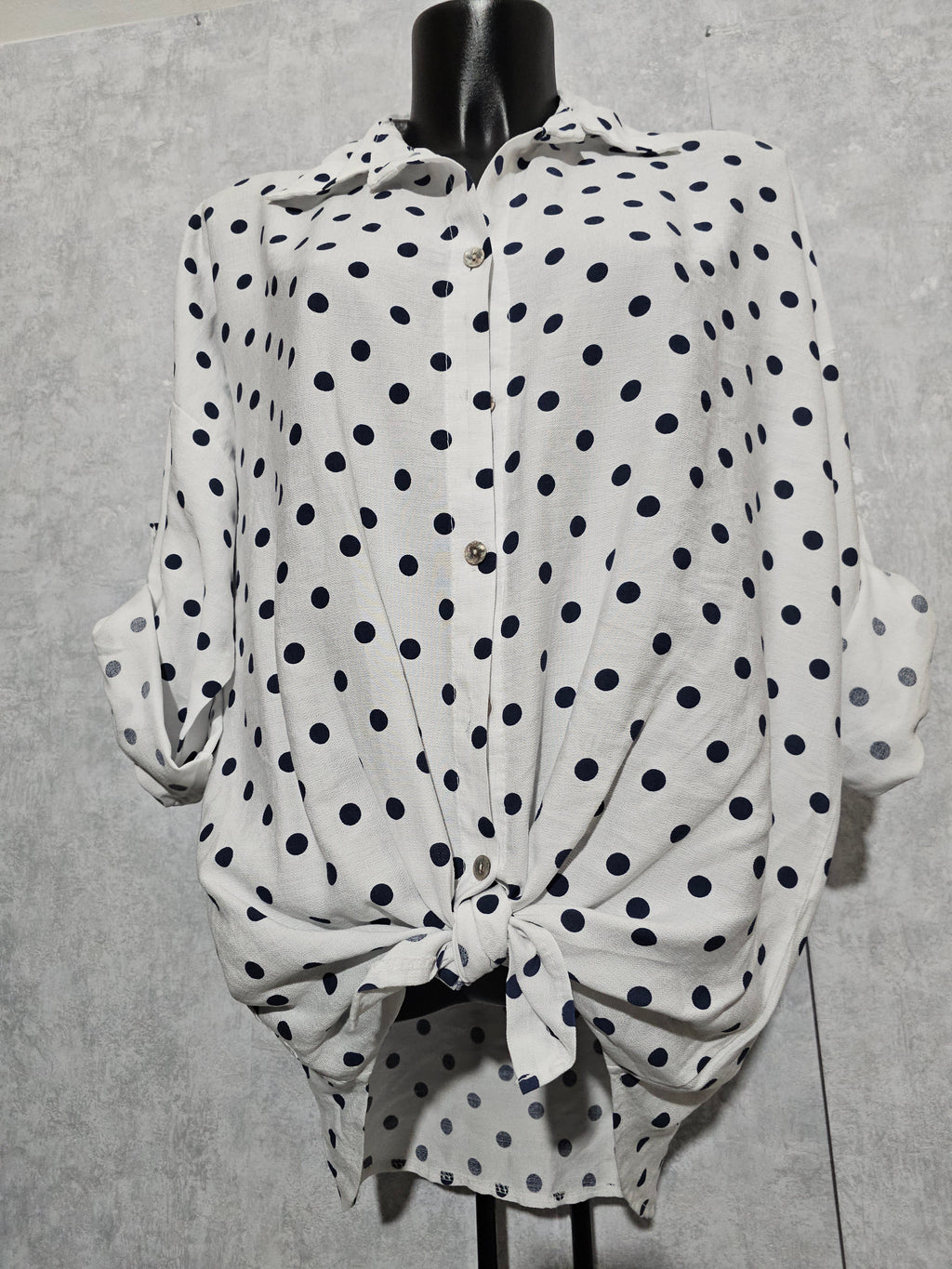 Punkte Bluse / Tunika – Made in Italy – 100 % Viskose L bis 2XL