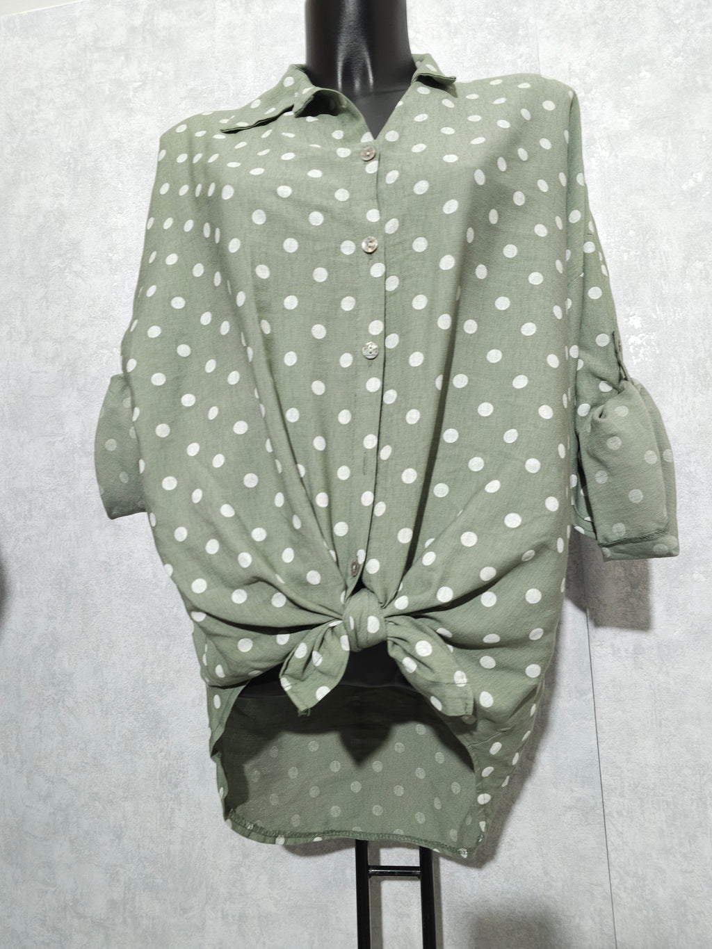 Punkte Bluse / Tunika – Made in Italy – 100 % Viskose L bis 2XL