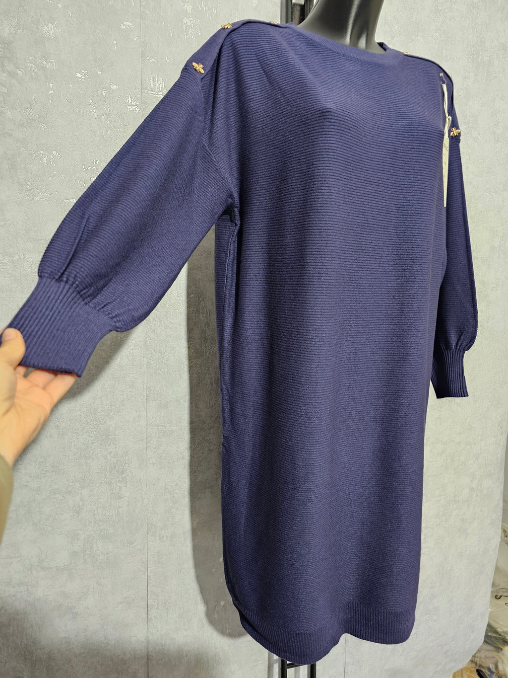 Oversize Strickkleid Damen • Elegant & Warm • Goldene Bienenknöpfe • L/XL – XL/XXL • Herbst/Winter • Premium Qualität – Bordeaux, Navy