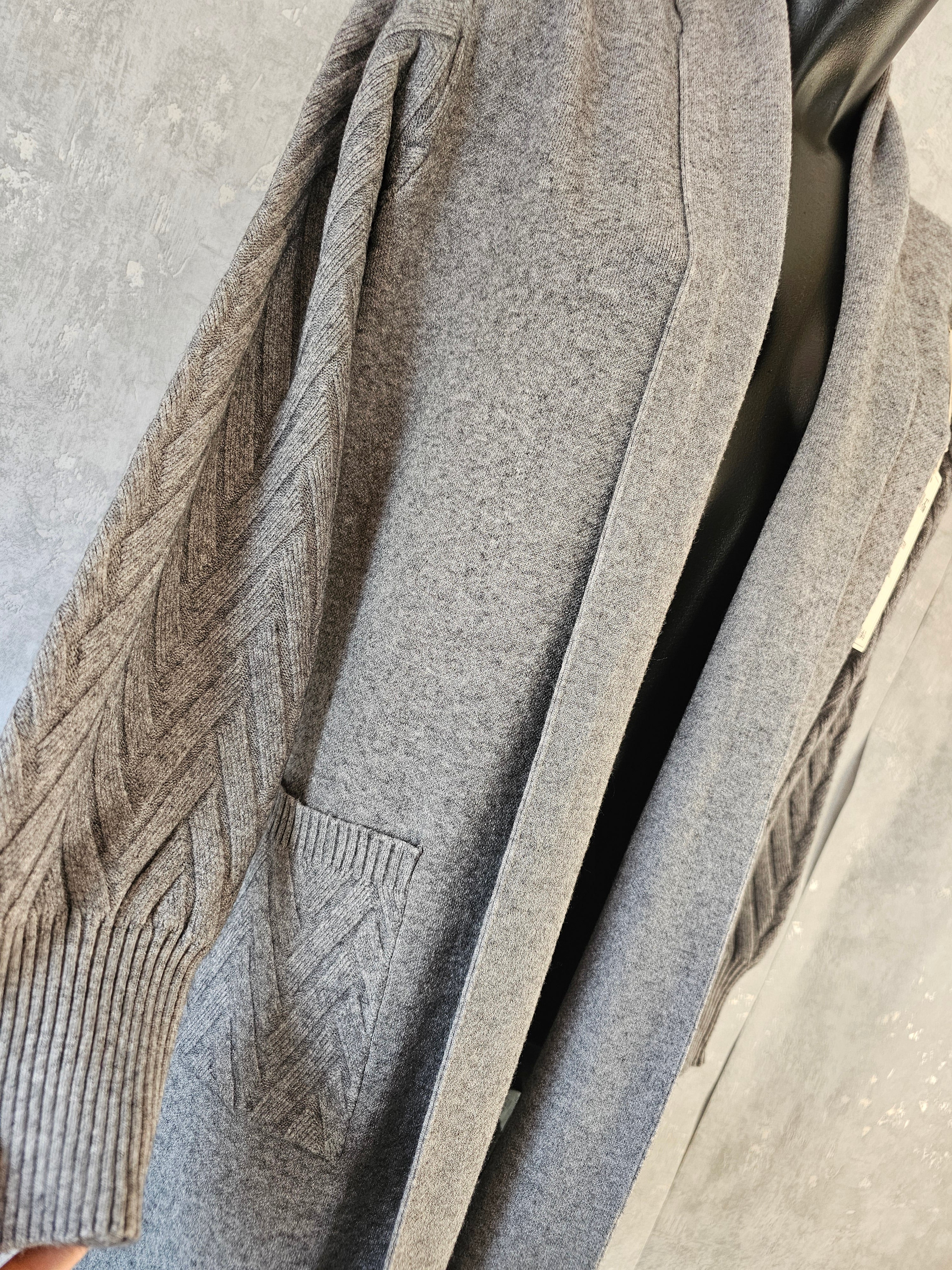Eleganter Longcardigan mit Strickdetails – Perfekt für Herbst & Winter