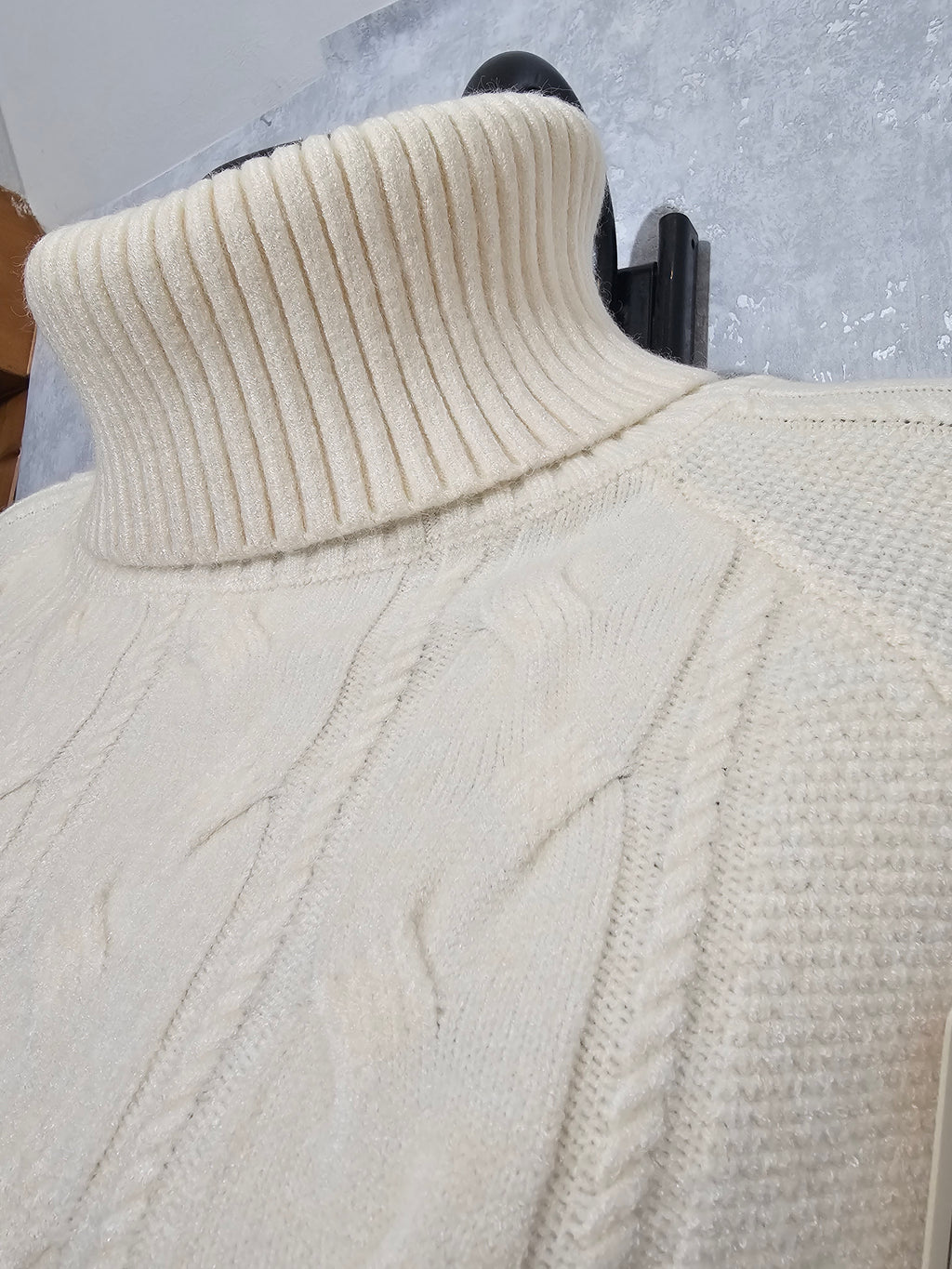 Damen Rollkragenpullover M/L – Weicher Strick, Warm & Elegant – Schwarz oder Creme– Winter Pullover