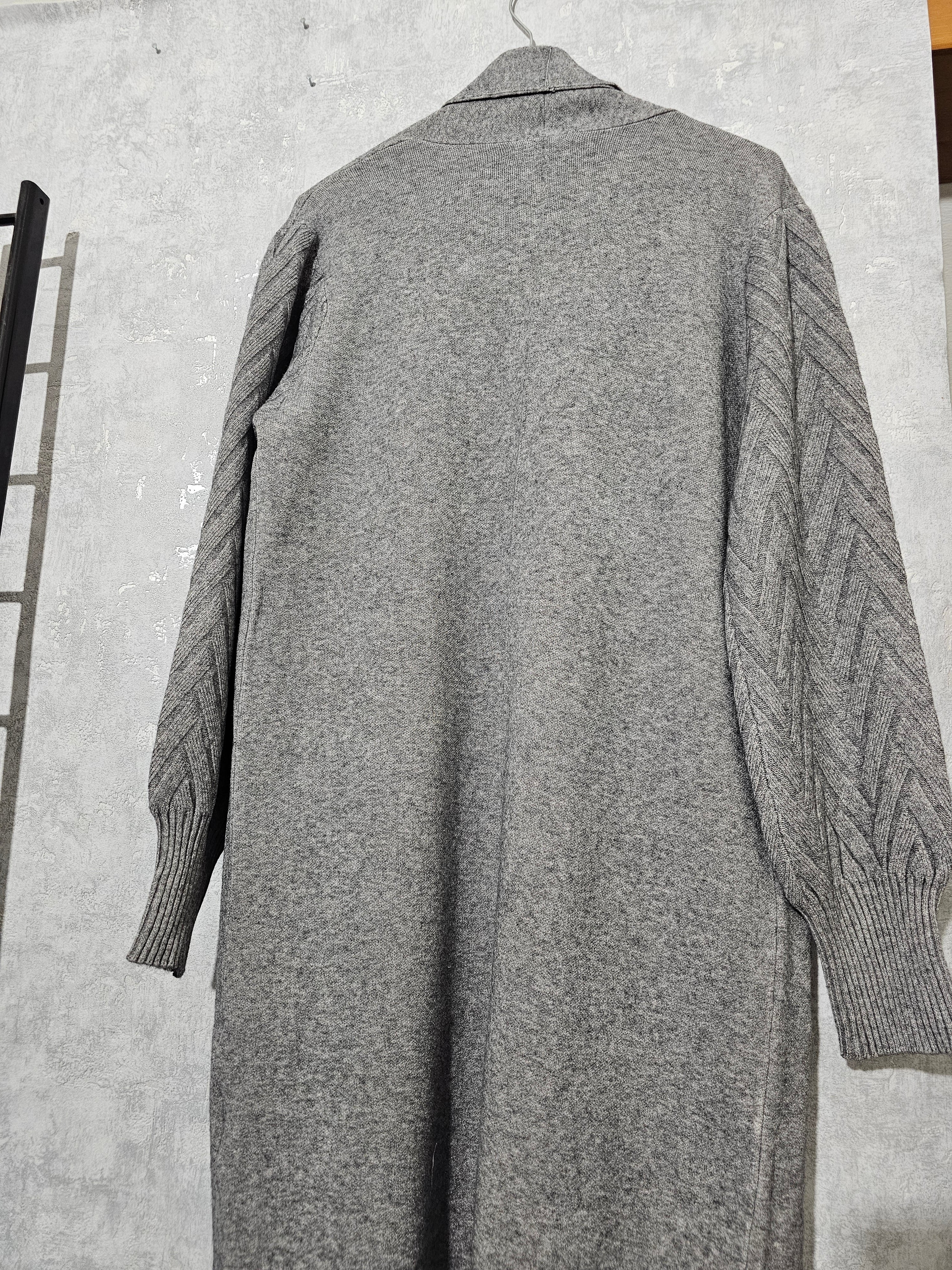 Elegante Strickjacke in Grau mit Kaschmir – weich & stilvoll