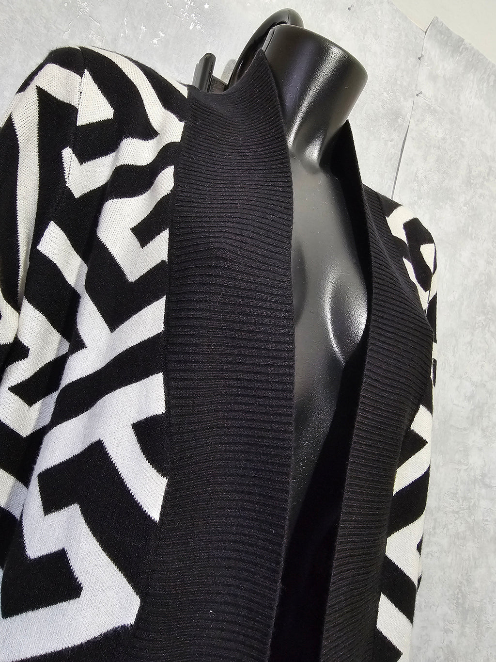 Eleganter langer Cardigan-hochwertig, weich & warm – M/L