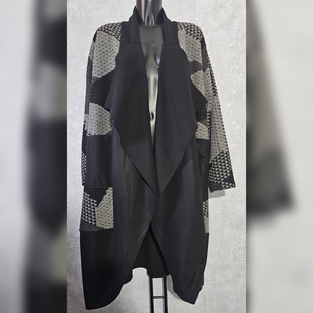 Oversize Cardigan mit Muster – Plus Size Strickjacke Made in Italy