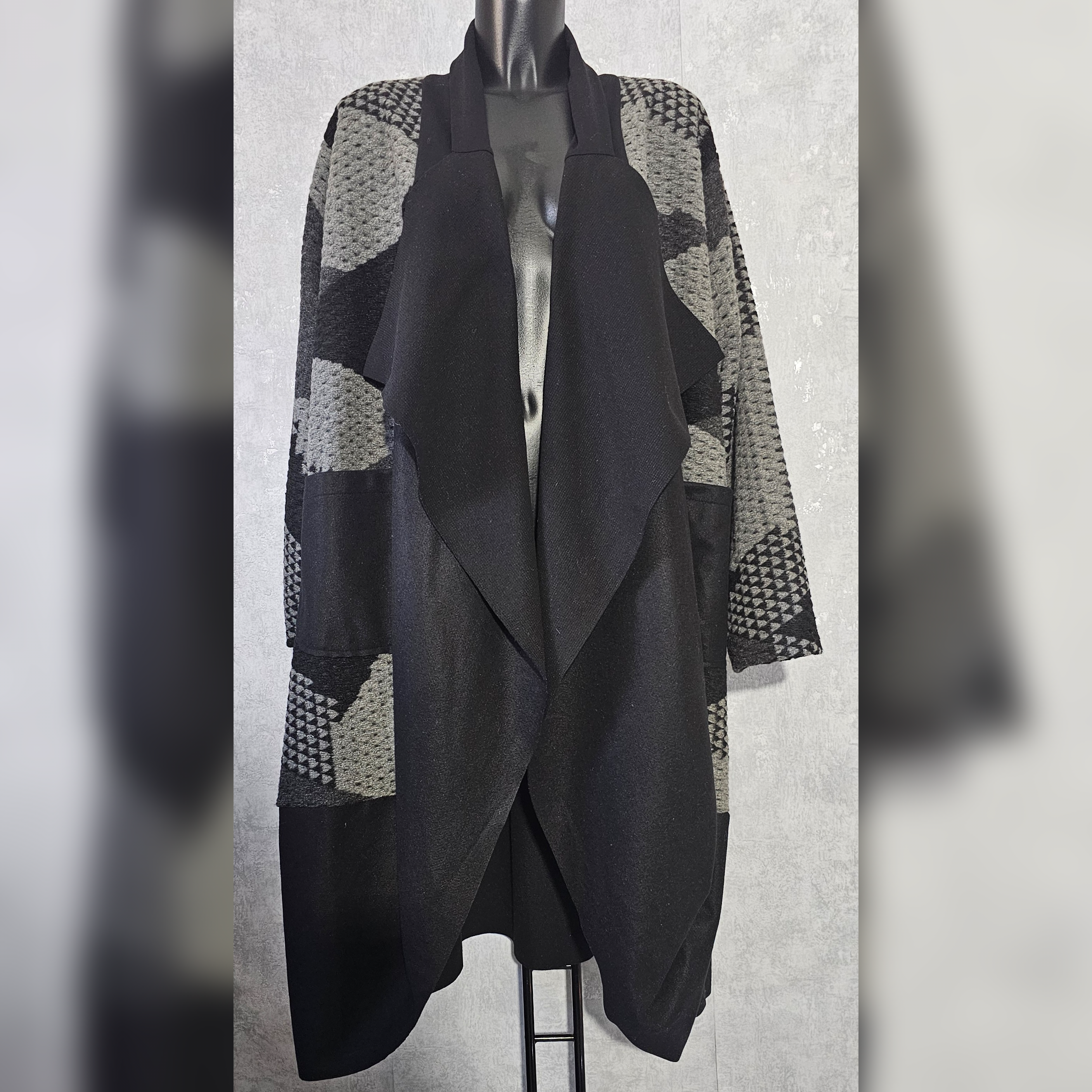 Oversize Cardigan mit Muster – Plus Size Strickjacke Made in Italy