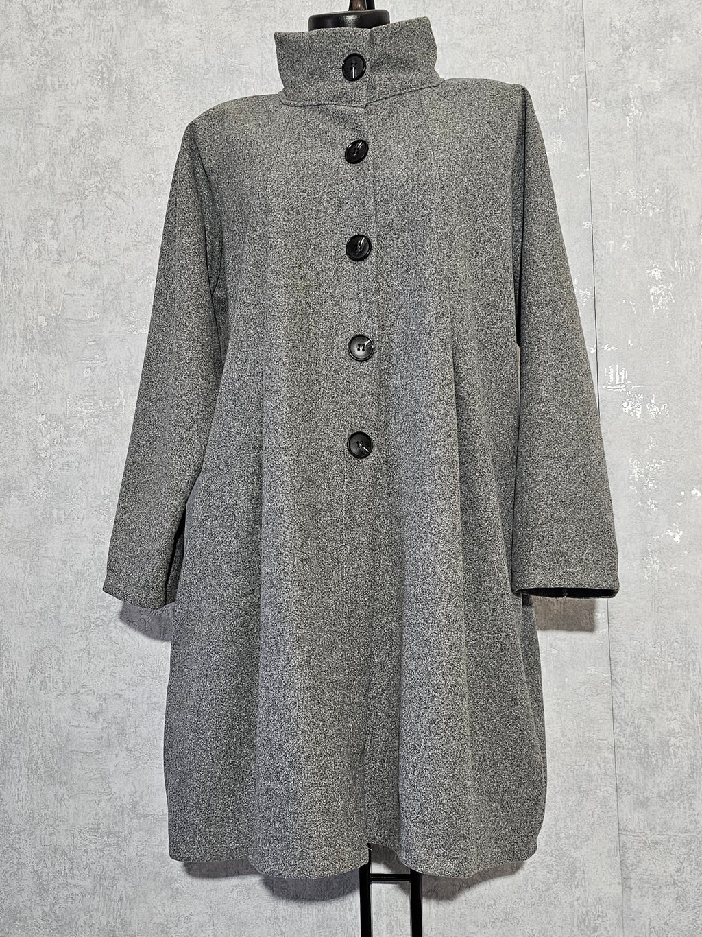 Eleganter Damen-Mantel aus 100 % Viskose
