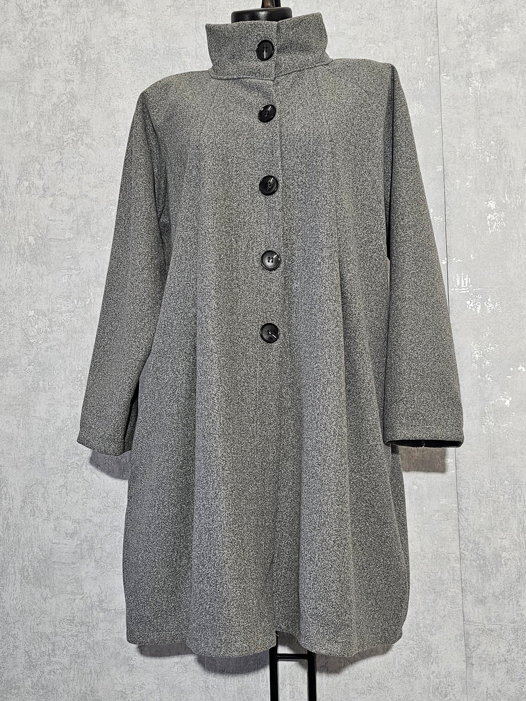 Eleganter Damen-Mantel aus 100 % Viskose