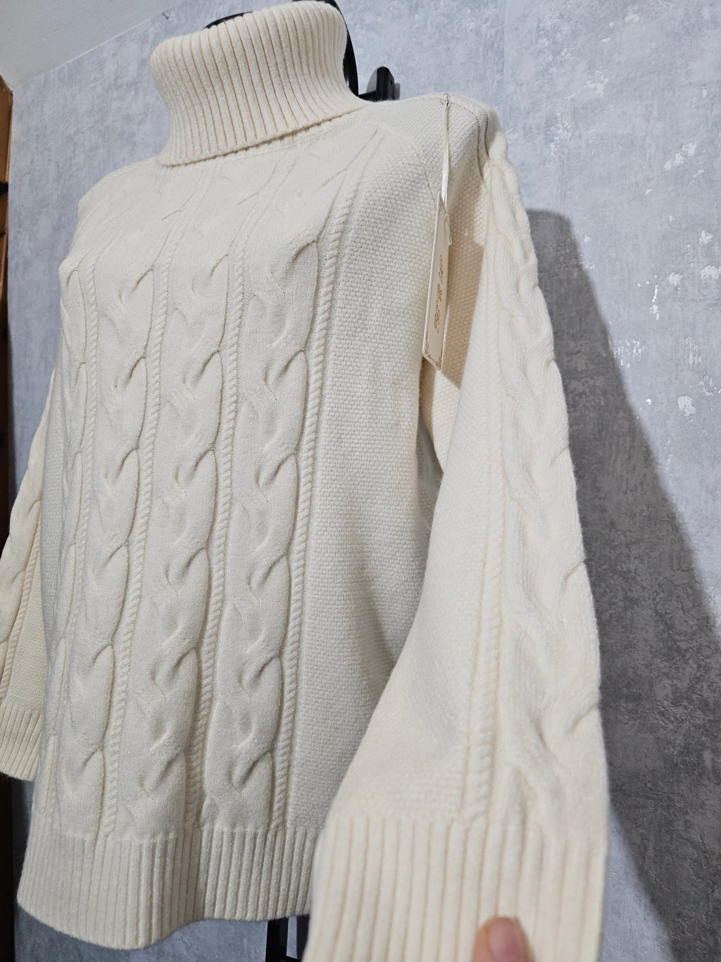 Damen Rollkragenpullover M/L – Weicher Strick, Warm & Elegant – Schwarz oder Creme– Winter Pullover