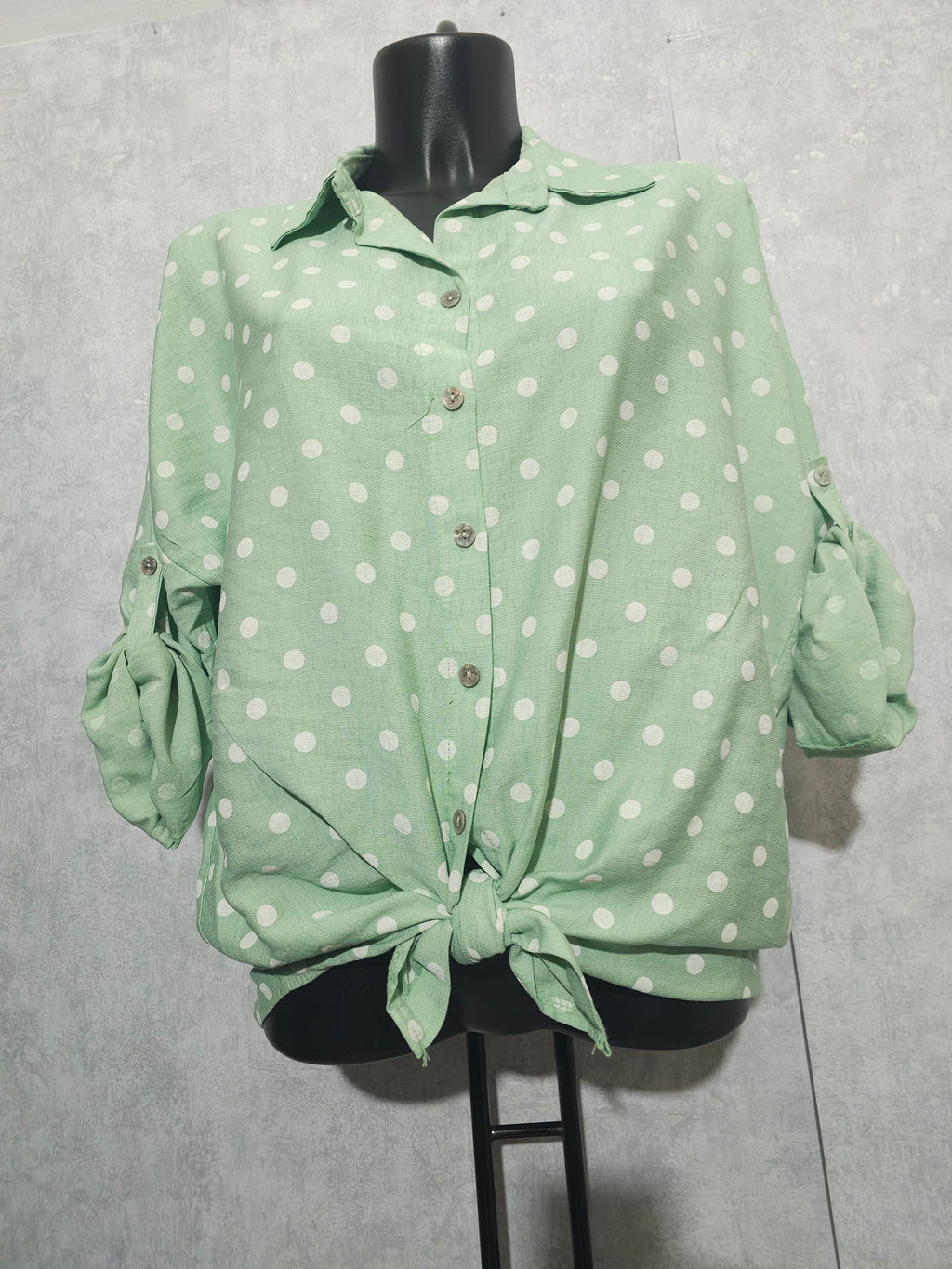 Punkte Bluse / Tunika – Made in Italy – 100 % Viskose L bis 2XL