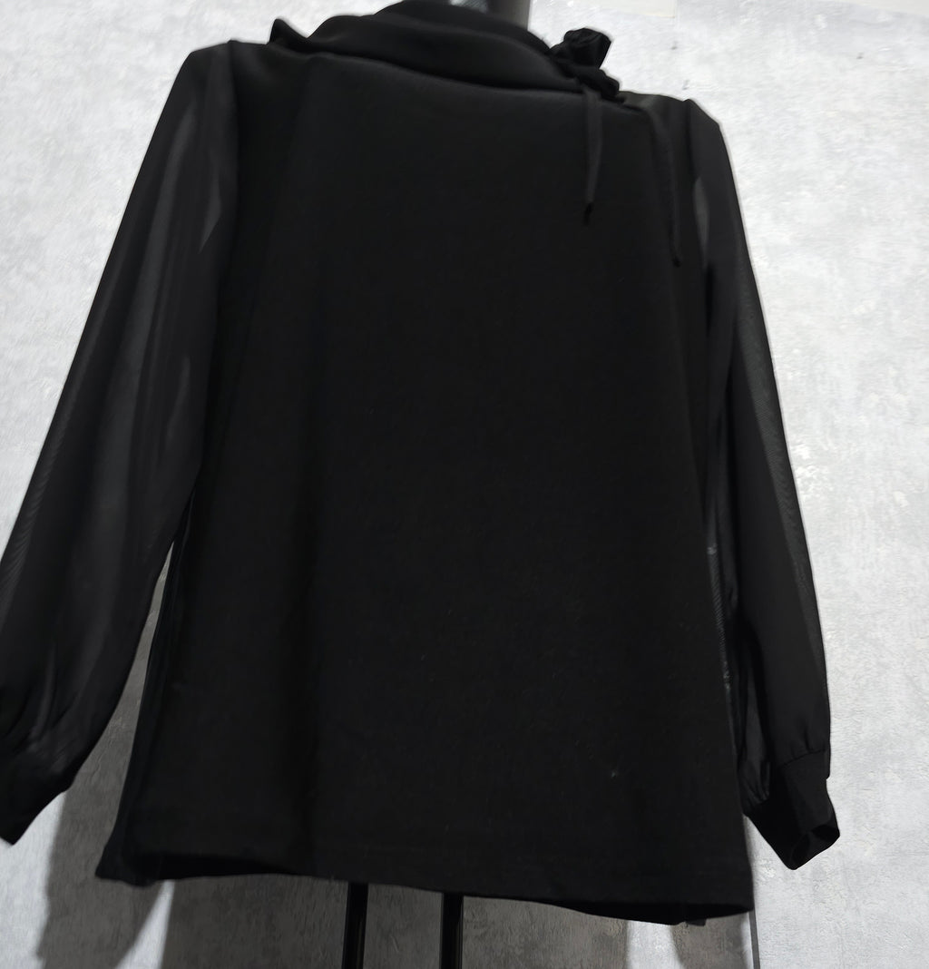 Elegante Chiffonbluse mit Blumen-Detail – Made in Europe