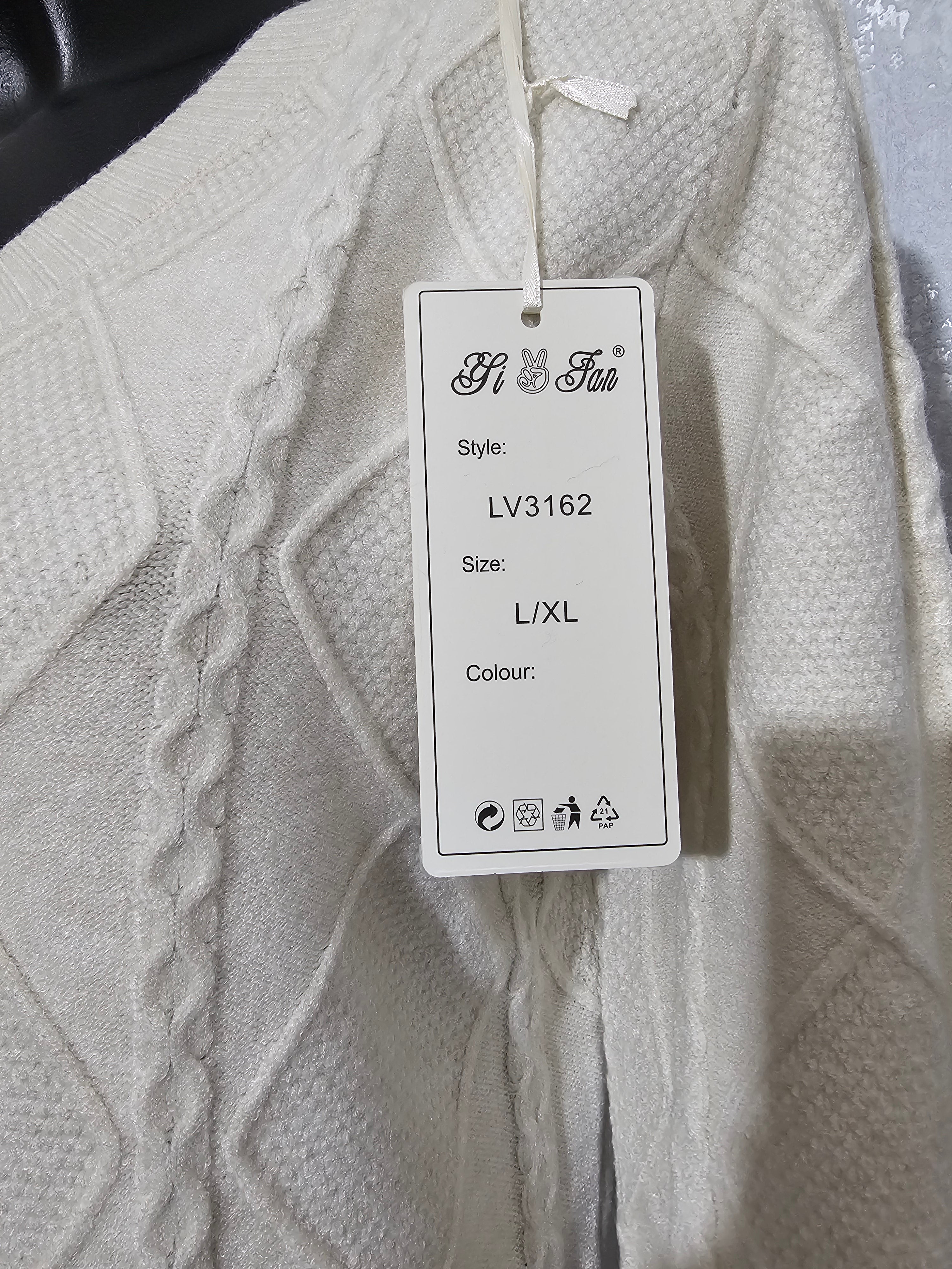 Warmer Strickkleid mit Muster – Creme, L/XL