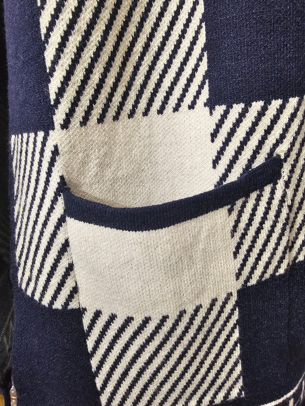 Paris Fashion Cardigan – Premium Kaschmir-Anteil, XL/XXL – Navy/Weiß, Fransen – Weich & Warm