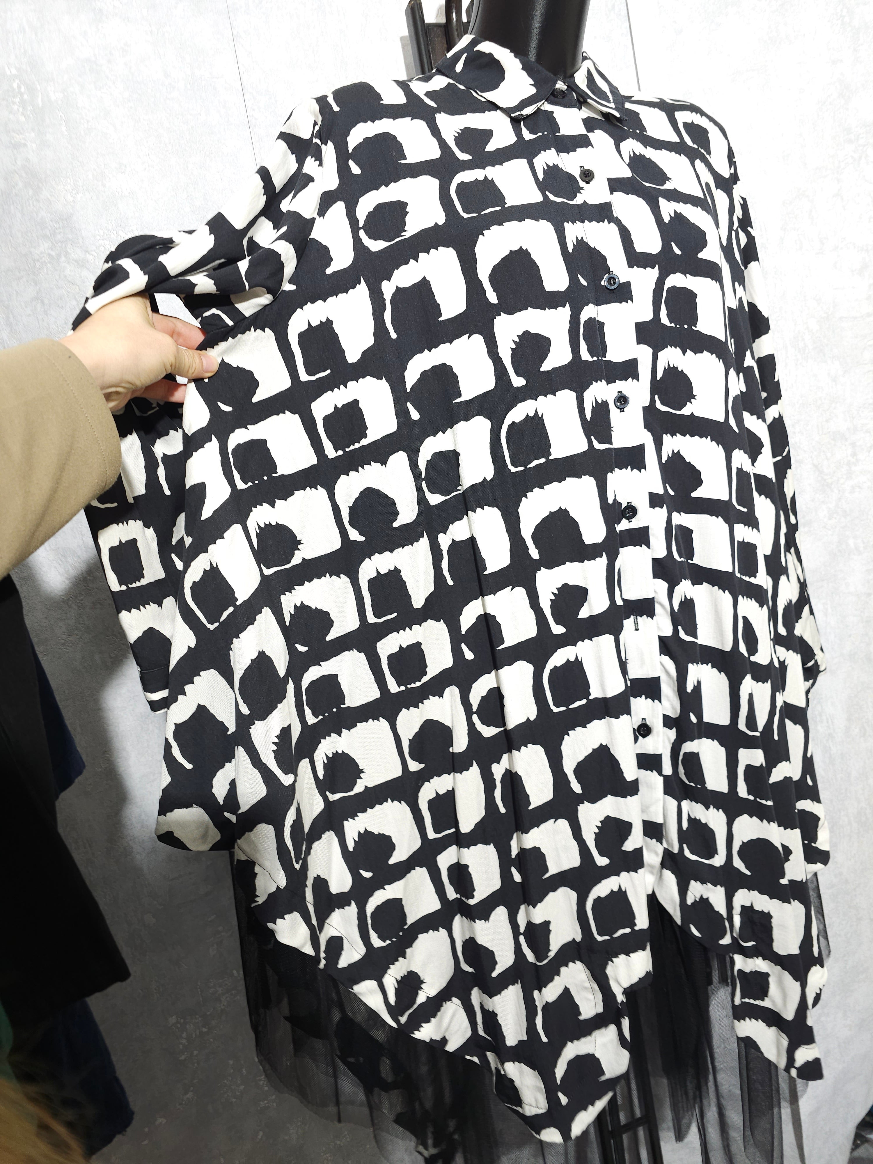 Schwarz-Weiße Oversize Tunika mit Tüll – Langarm | XXL–XXXL