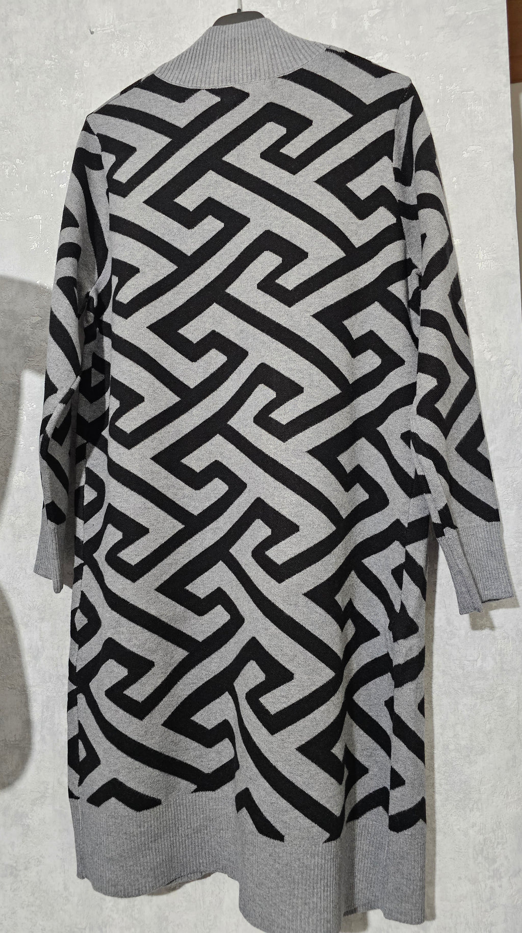 Damen Strick-Cardigan • Lang & Weich • Modernes Muster •M/L und L/XL • Grau/Schwarz