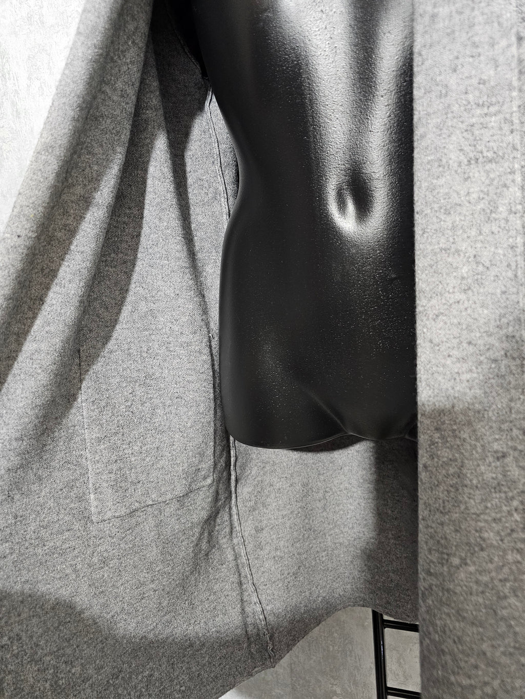 Elegante Strickjacke in Grau mit Kaschmir – weich & stilvoll