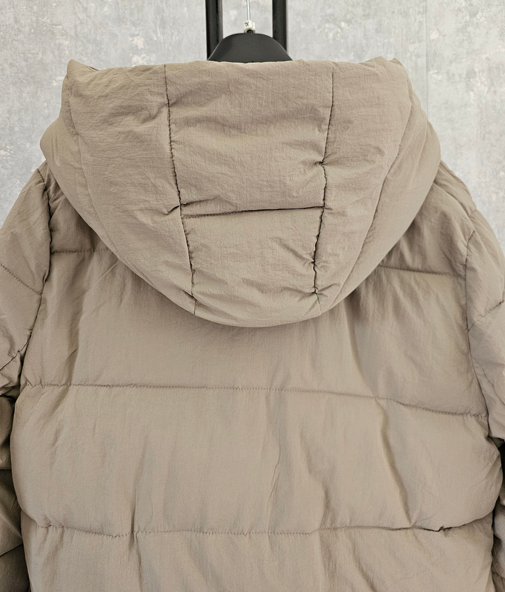 Lange Damen Winterjacke mit Kapuze