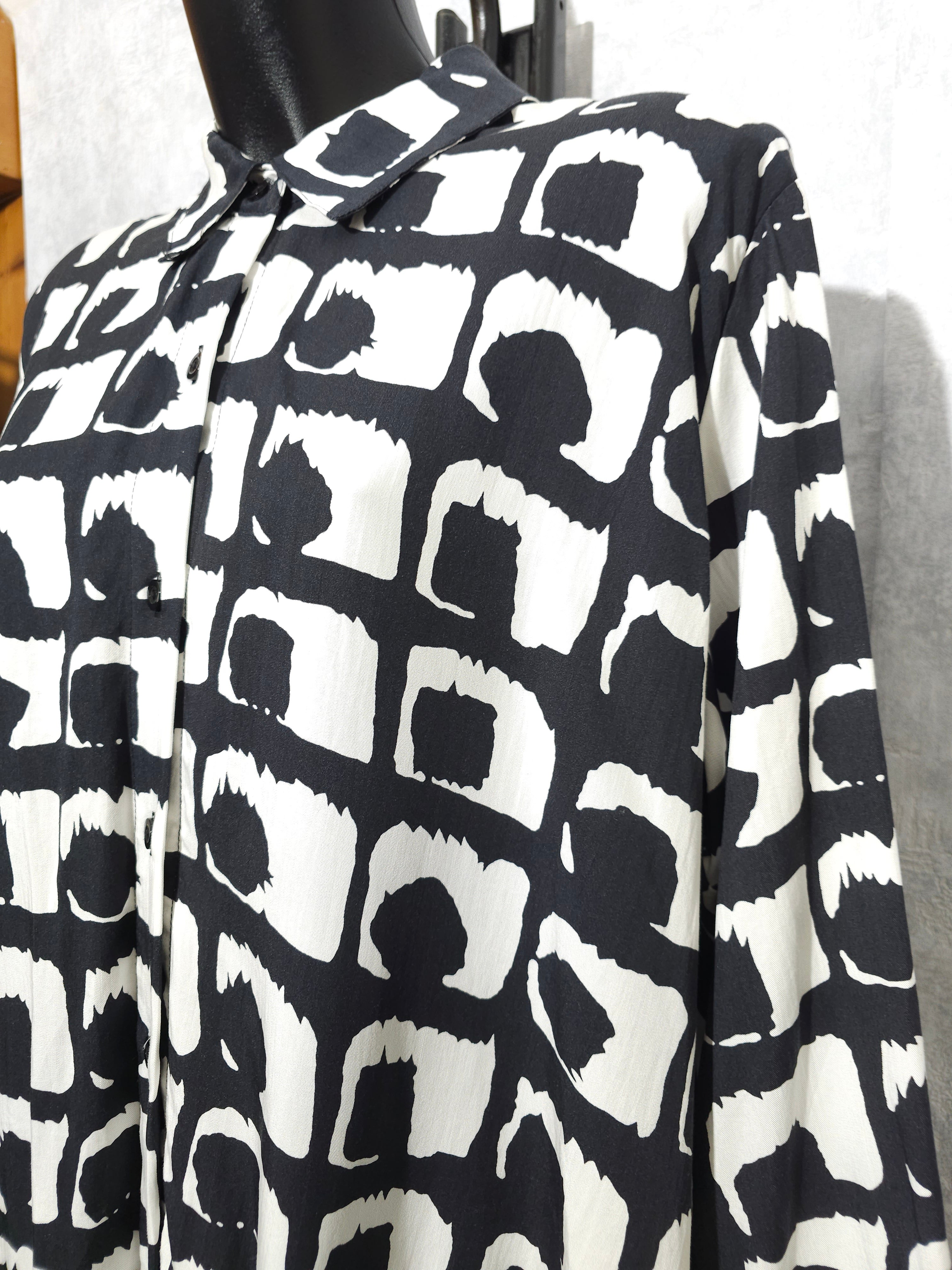 Schwarz-Weiße Oversize Tunika mit Tüll – Langarm | XXL–XXXL