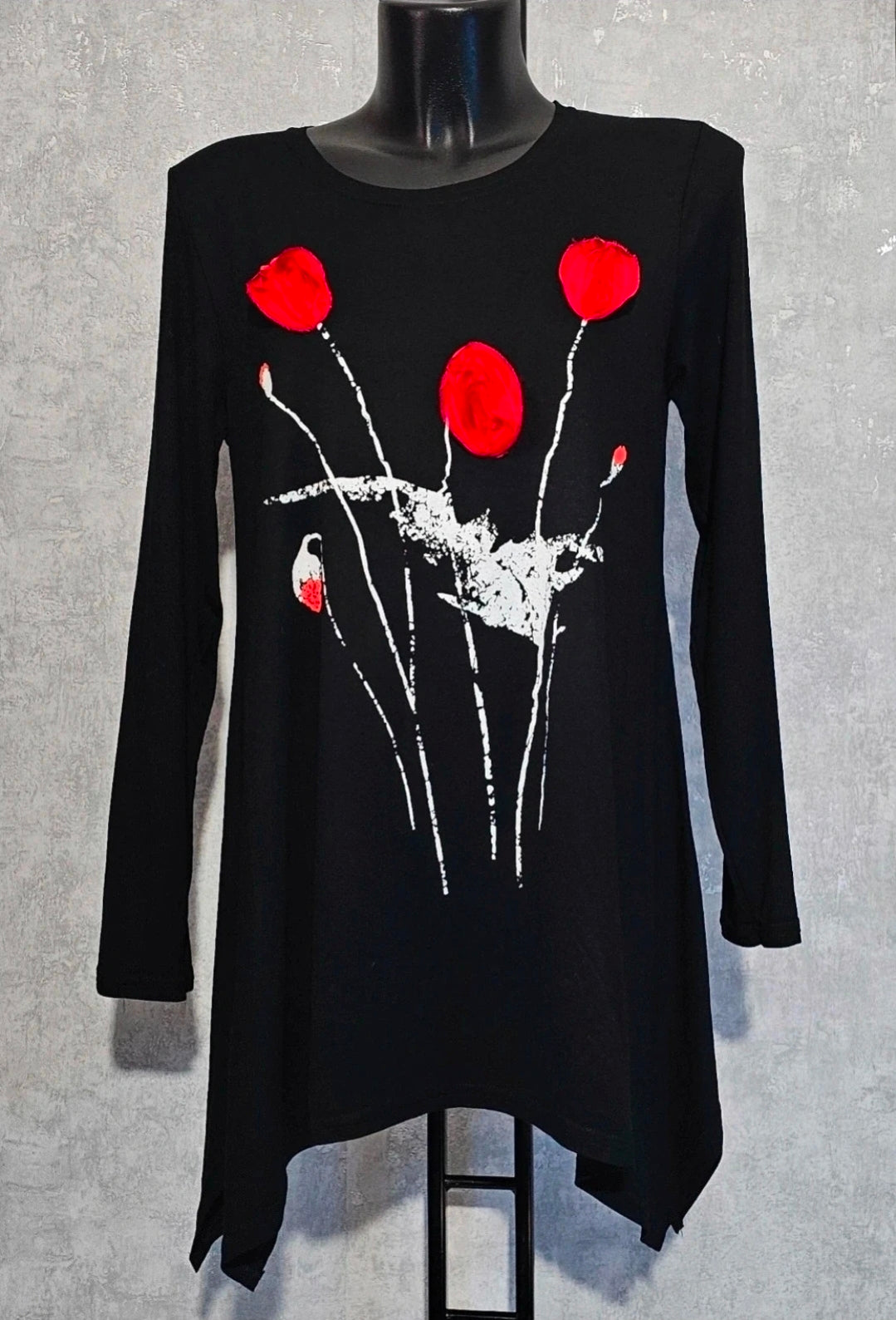 Elegante Damen Tunika mit 3D-Blumen – Schwarz/Rot – Größe 48