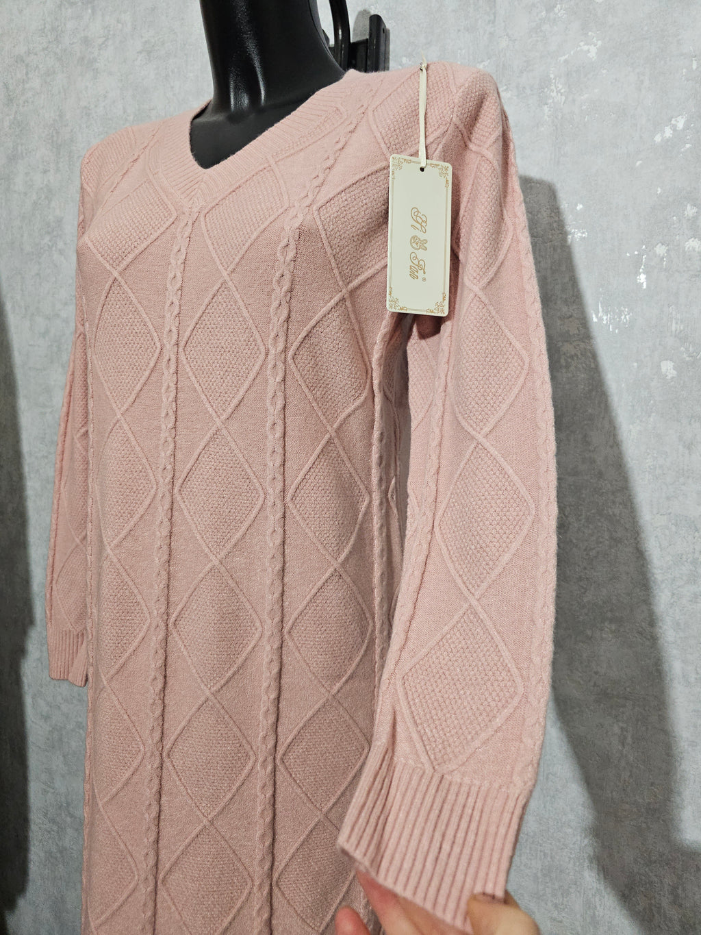 Warmer Strickkleid mit Muster – Rosa M/L