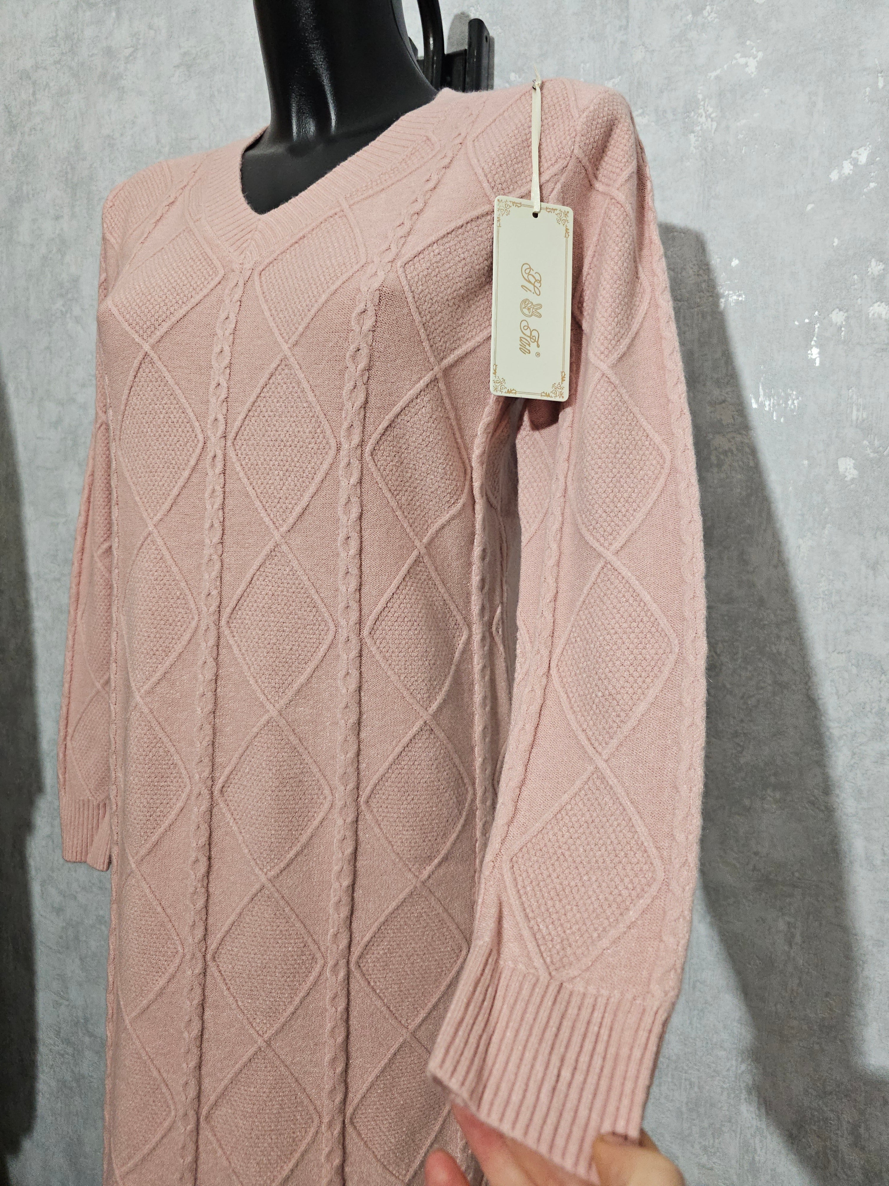 Warmer Strickkleid mit Muster – Rosa M/L