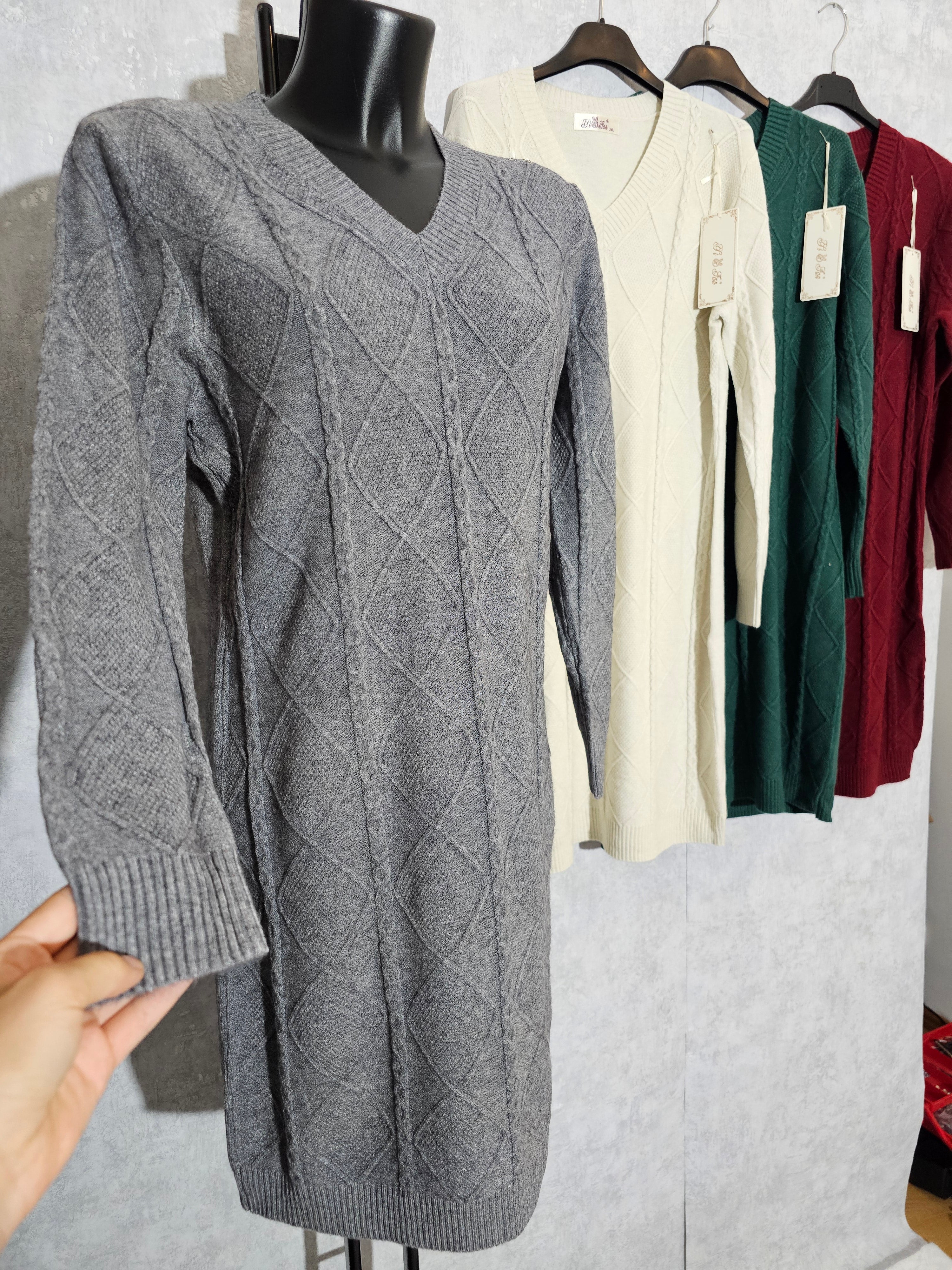Elegantes Strickkleid mit V-Ausschnitt in L/XL – perfekt für Herbst & Winter. Weich, bequem und stilvoll