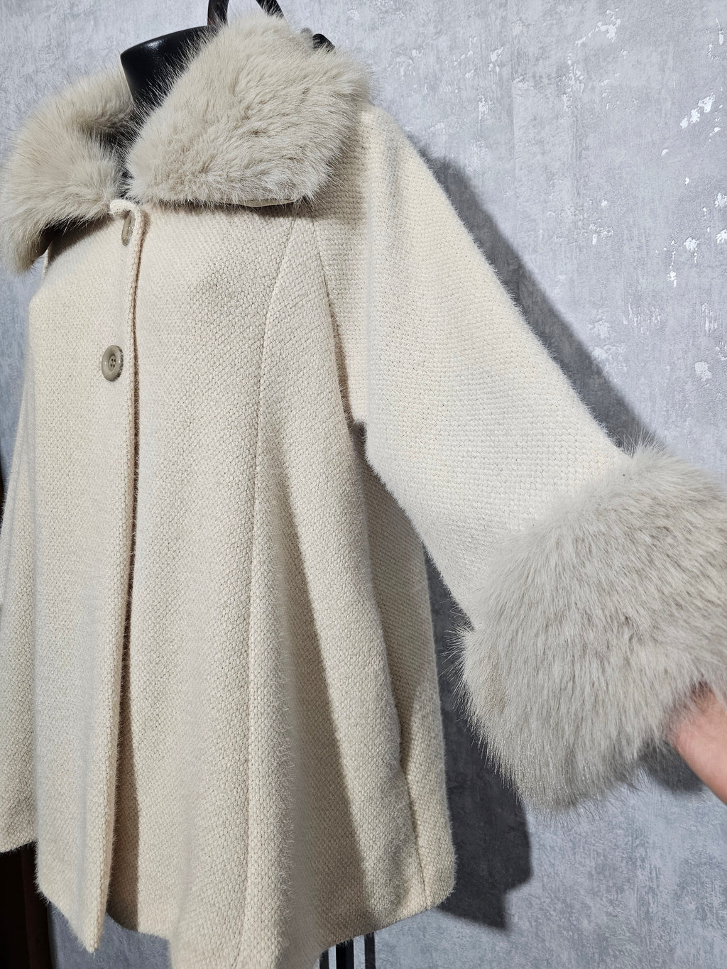 Elegante Damen-Winterjacke mit Kunstfell, Beige M-XXL