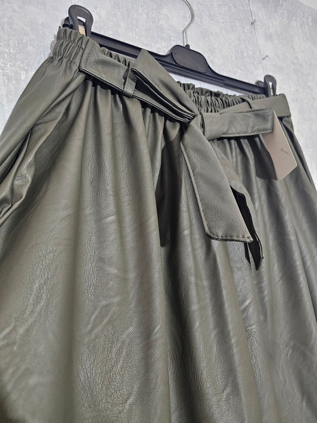 Damen Culotte Hose aus Kunstleder – Weites Bein, High Waist, Made in Italy (Khaki / Bordeaux / Beige)