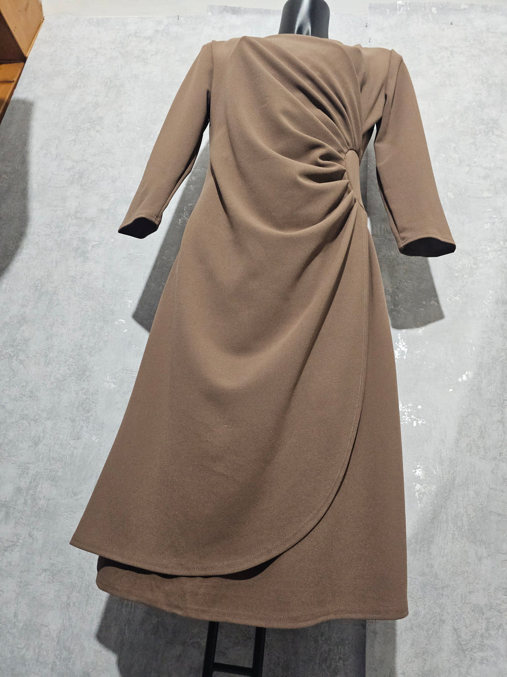 Elegantes Kleid mit Wickeloptik – Figurbetont & Bequem – Größen L, 3XL & 4XL