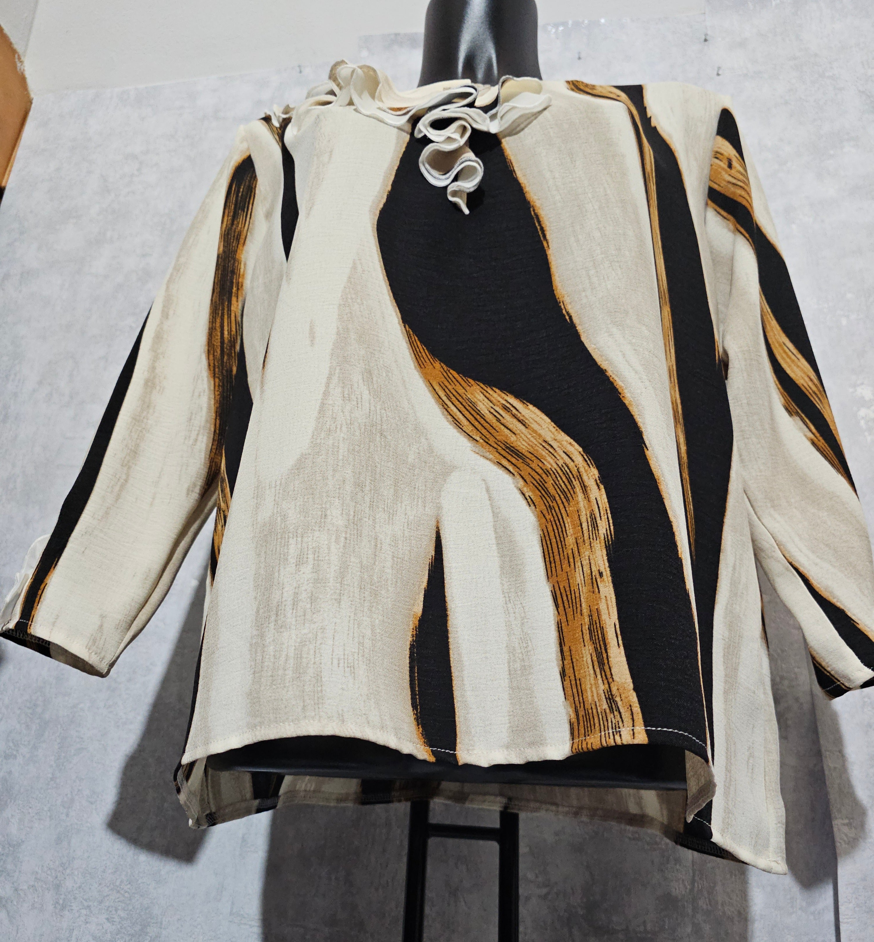 Elegante Damenbluse mit Rüschen – Größe 2XL–6XL