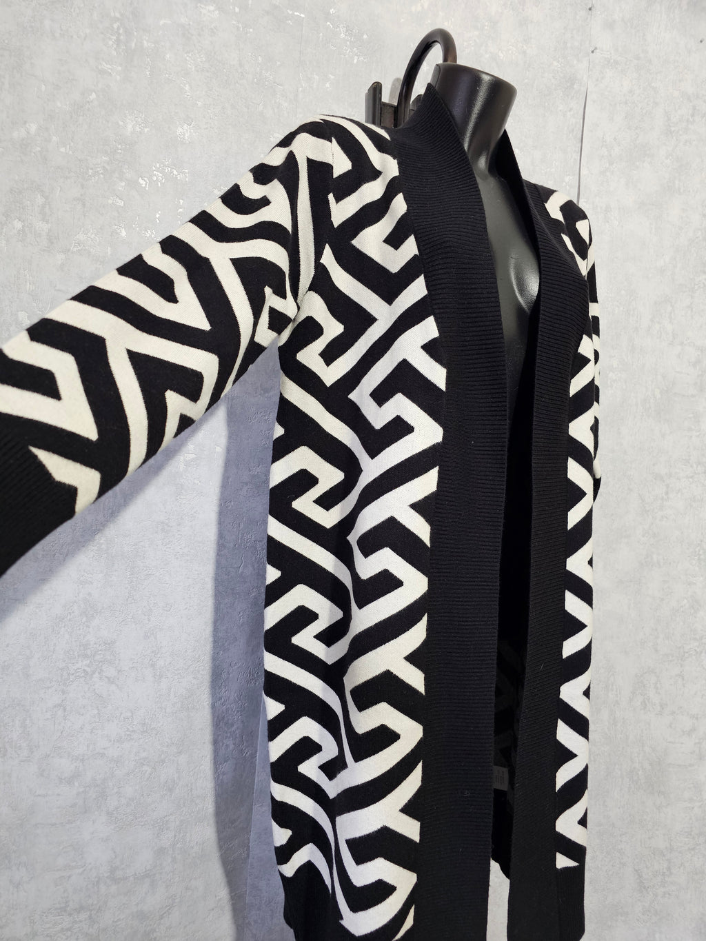 Eleganter langer Cardigan-hochwertig, weich & warm – M/L