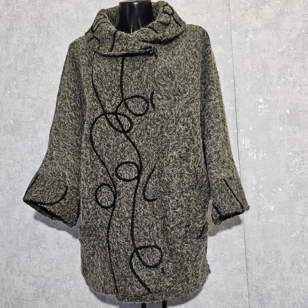 Eleganter Damen-Mantel mit Muster