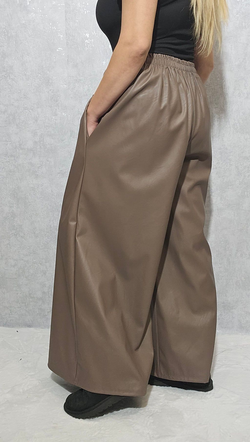 Damen Culotte Hose aus Kunstleder – Weites Bein, High Waist, Made in Italy (Khaki / Bordeaux / Beige)