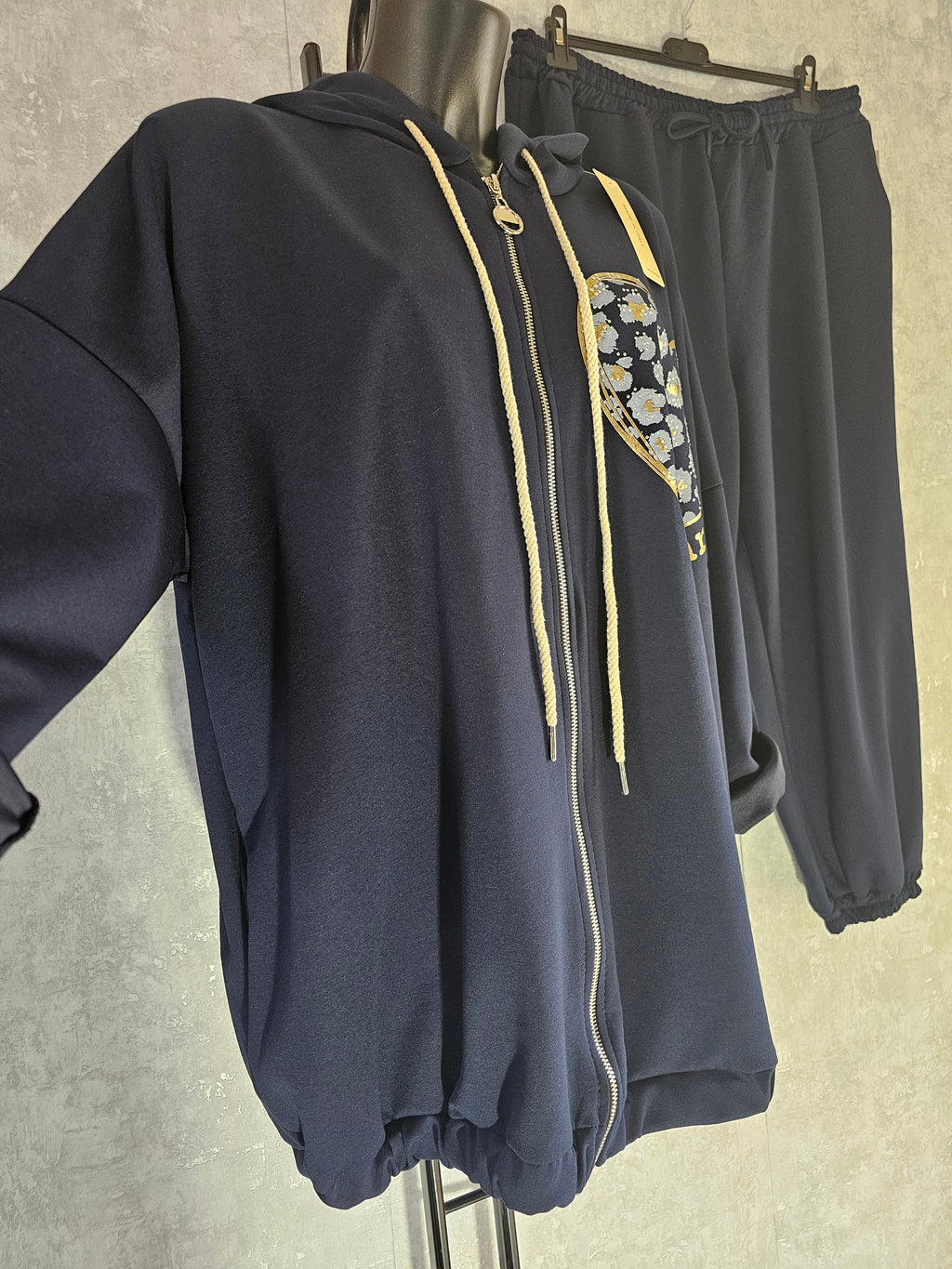 Damen Set – Hoodie mit Herz-Print & Hose