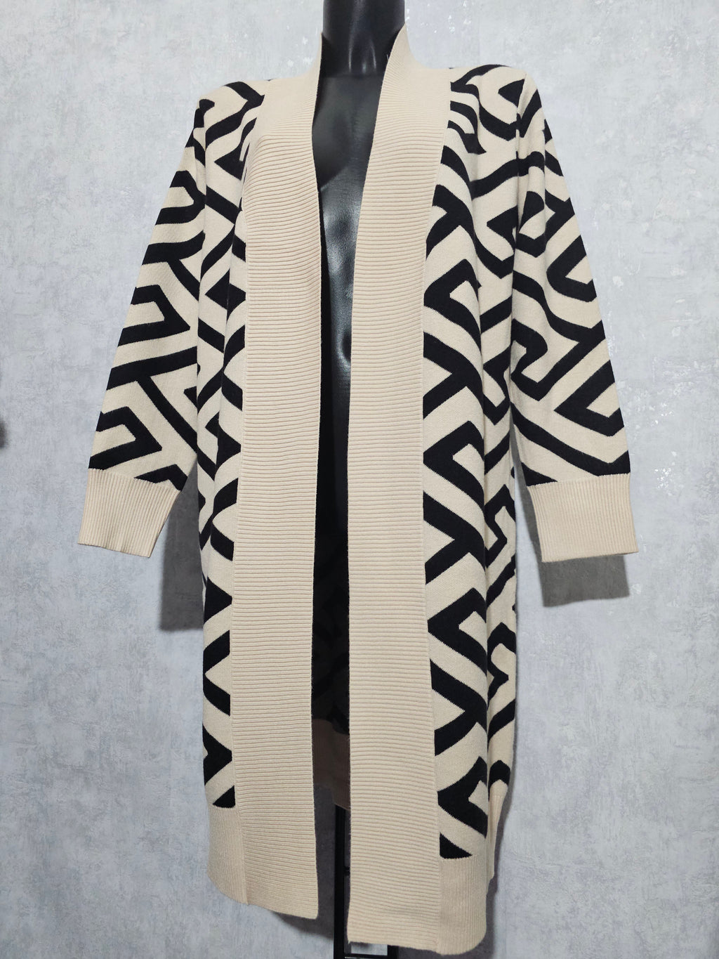 Eleganter langer Cardigan – Beige & Schwarz – hochwertig, weich & warm – M/L & L/XL